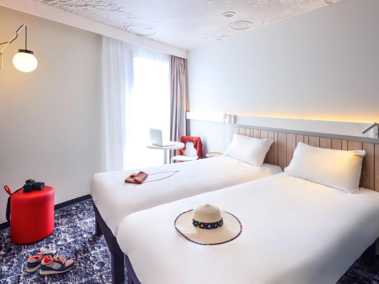 Standard Twin Room - Photo 7