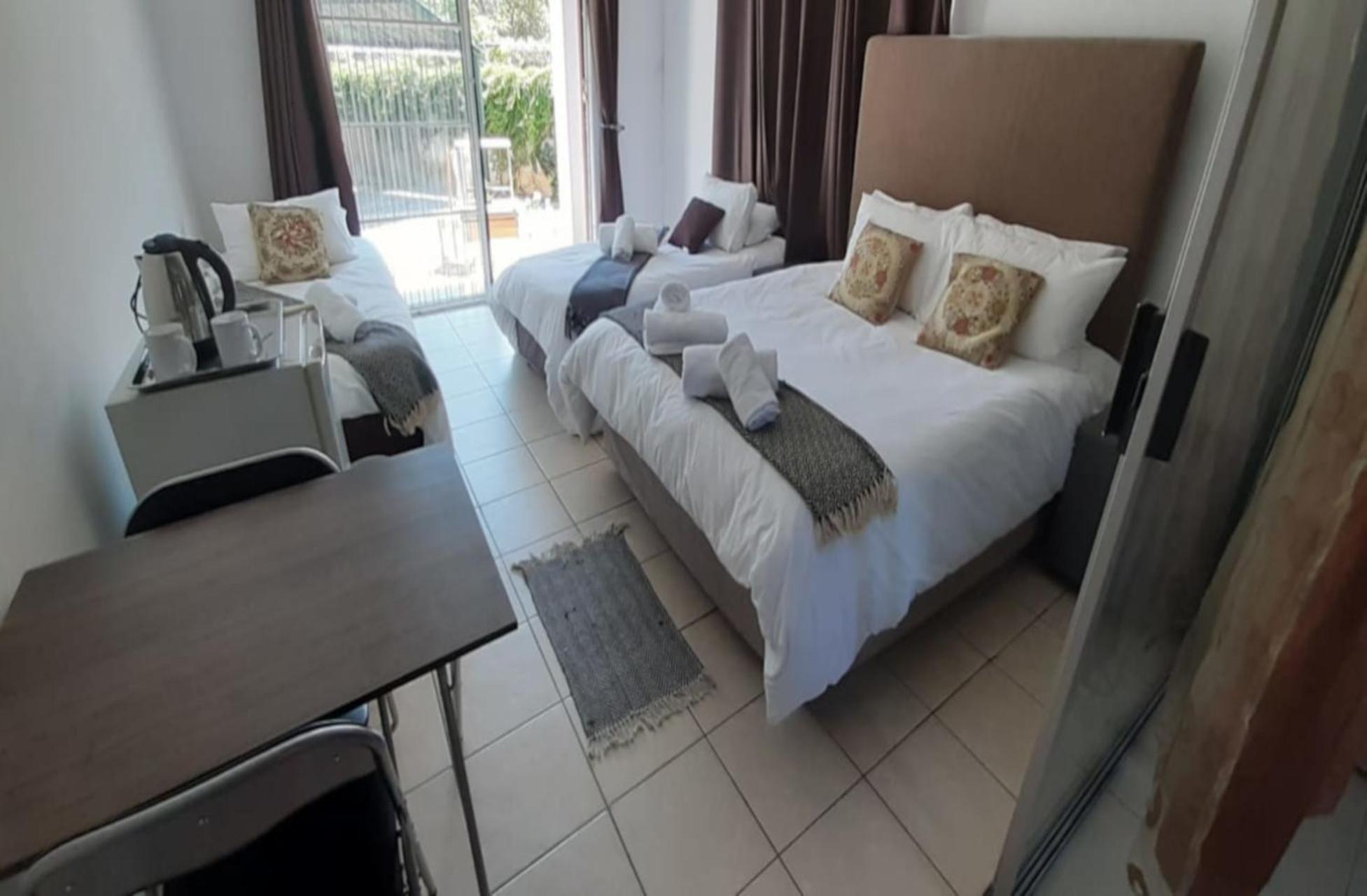 Family Room - Photo 4