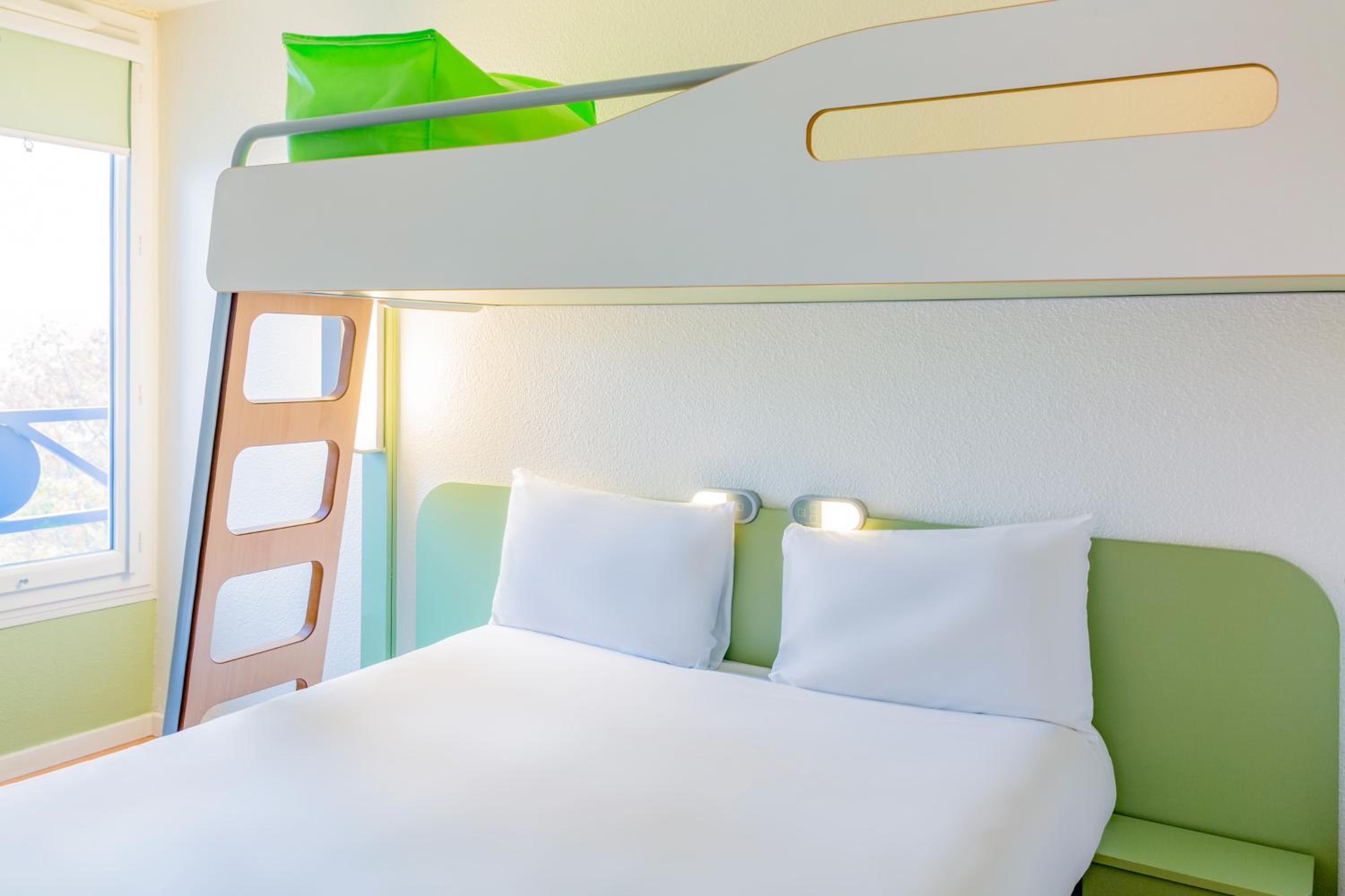 Standard Family Room with One Double Bed and One Bunk Bed - Photo 2