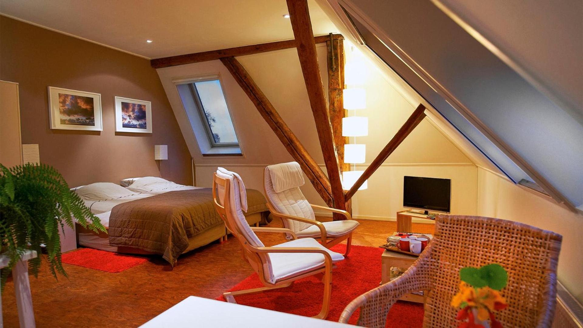 Large Double Room photo 3