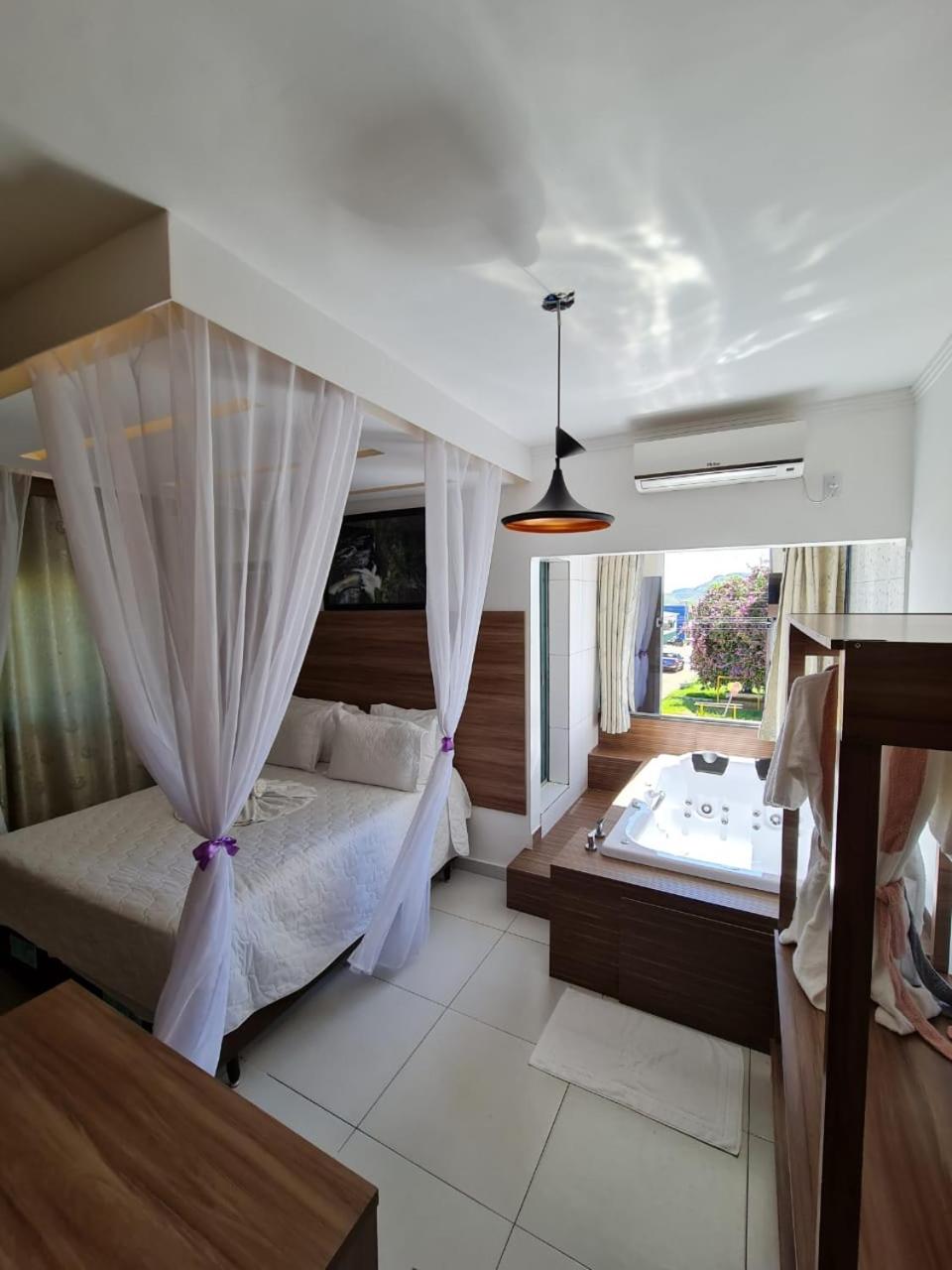 King Suite with Spa Bath photo 1