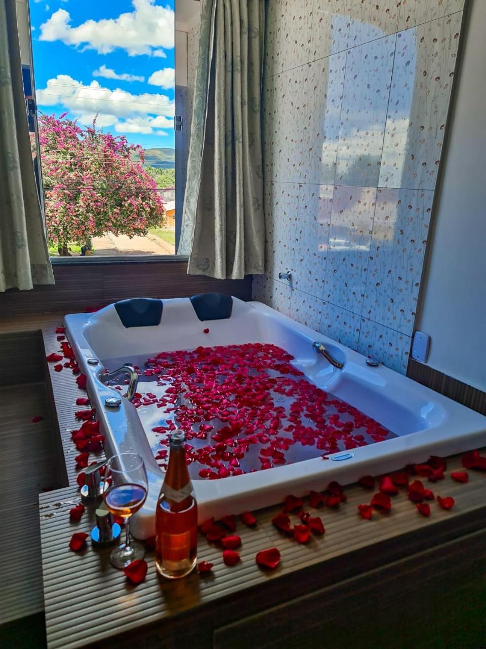 King Suite with Spa Bath photo 2