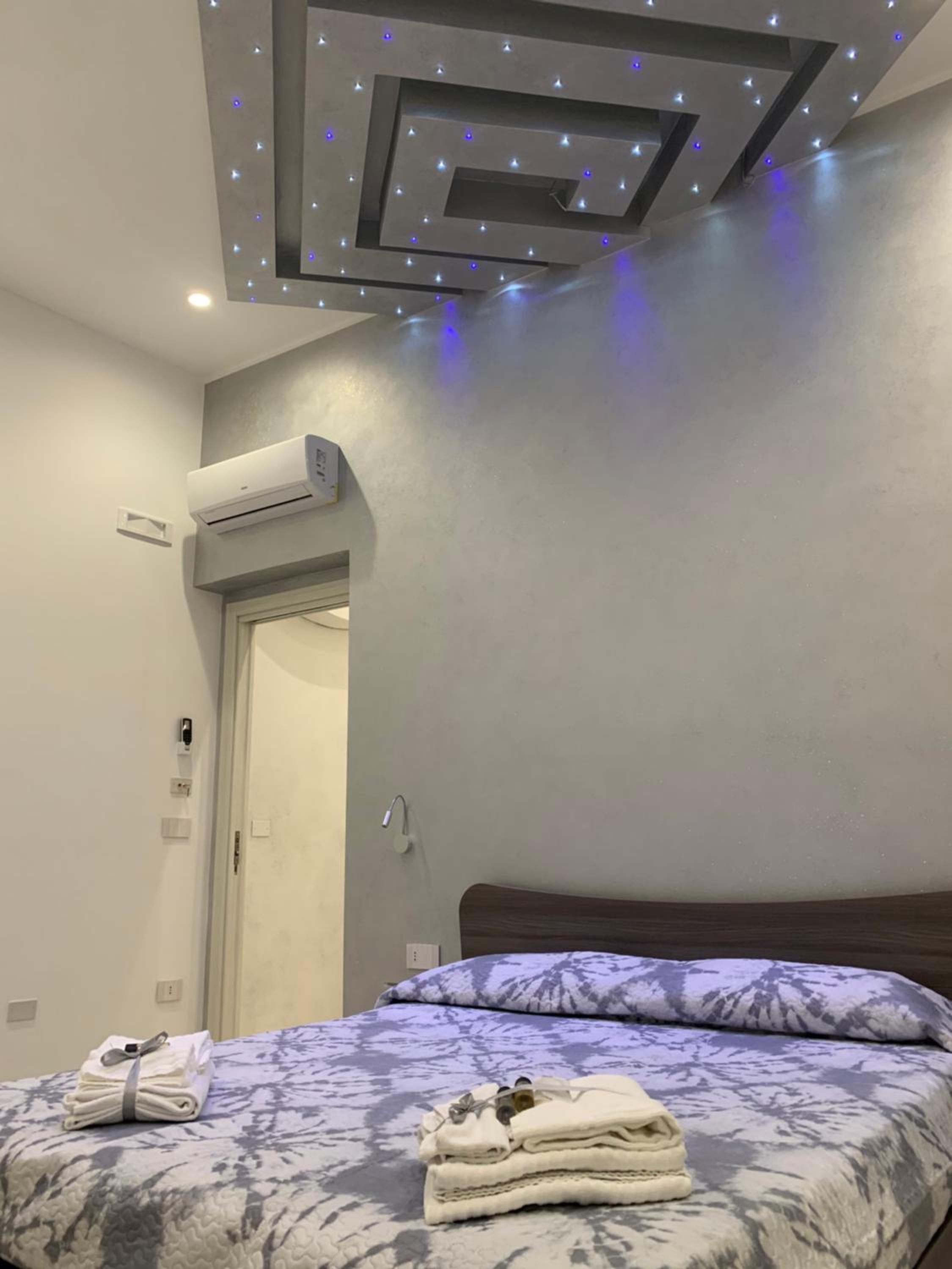 Deluxe Double Room with Balcony photo 1