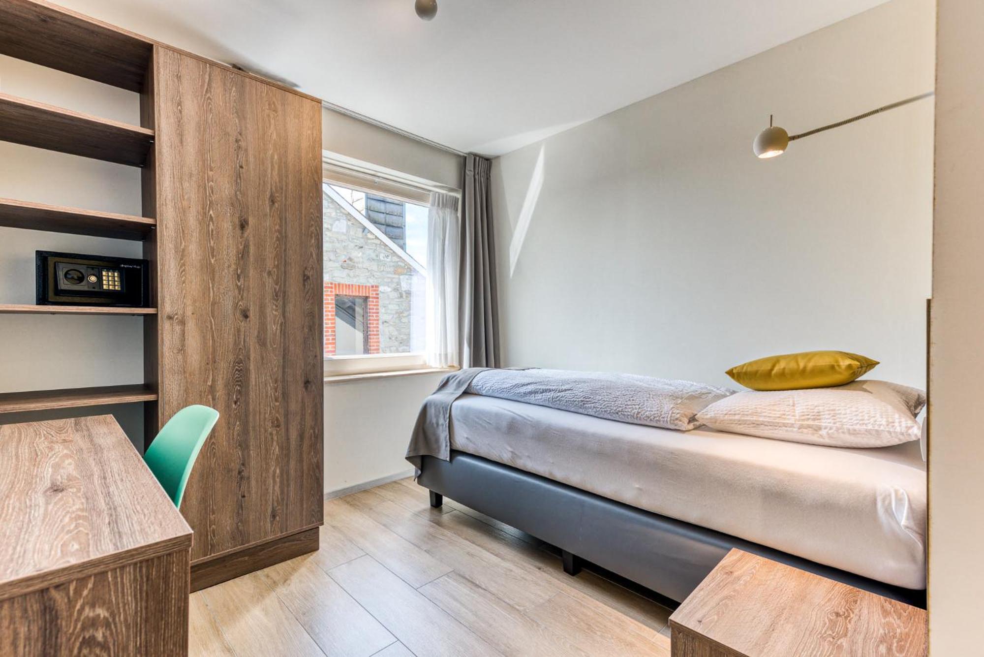 Single Room with Private Bathroom photo 2