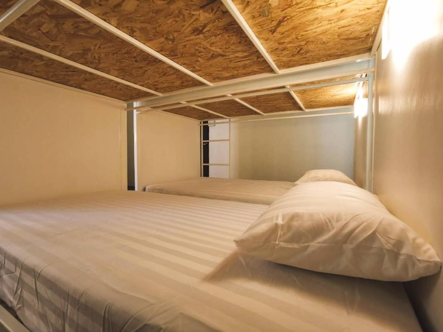6-Bed Male Dormitory Room photo 3