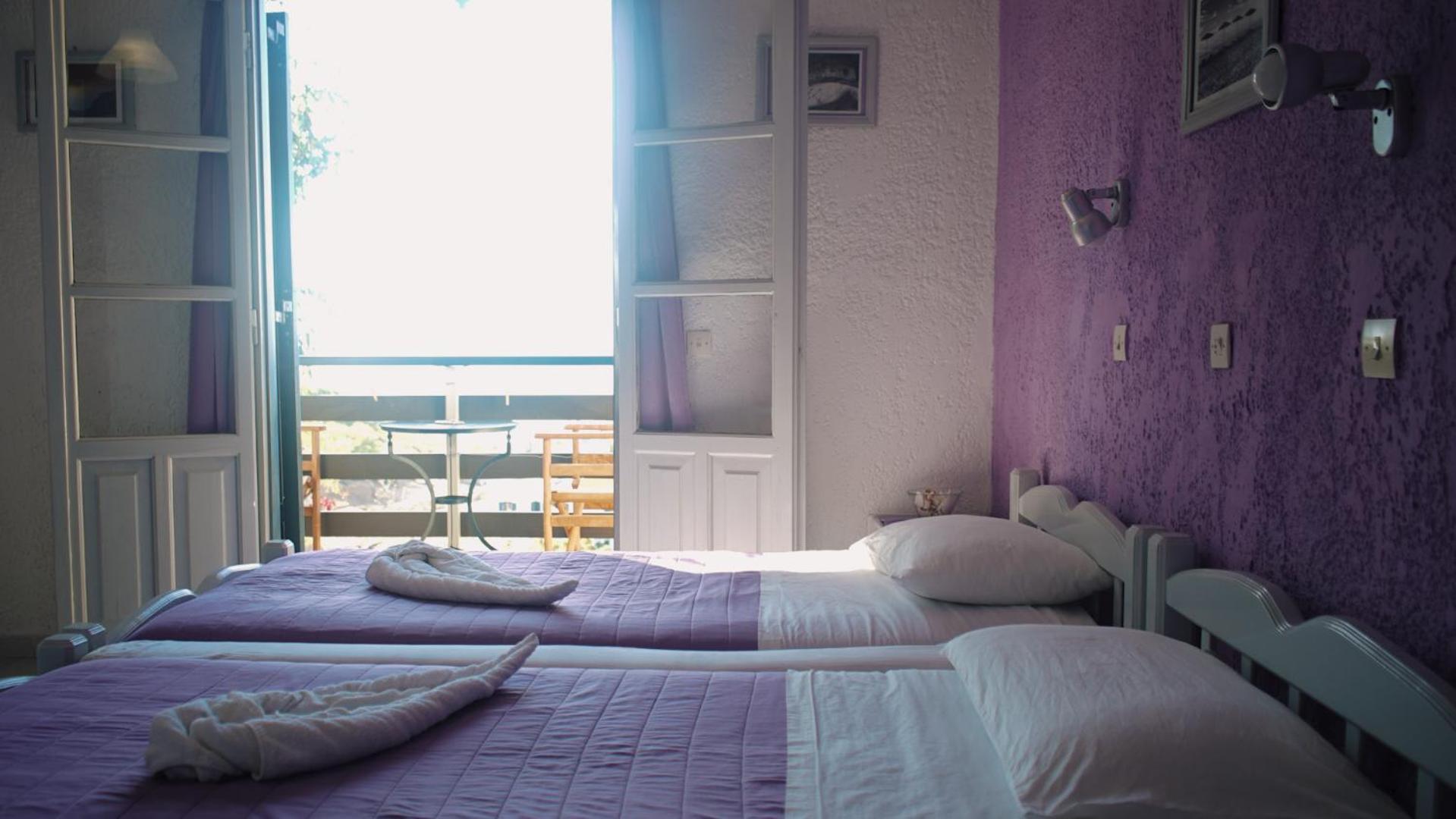 Double or Twin Room with Partial Sea View photo 1