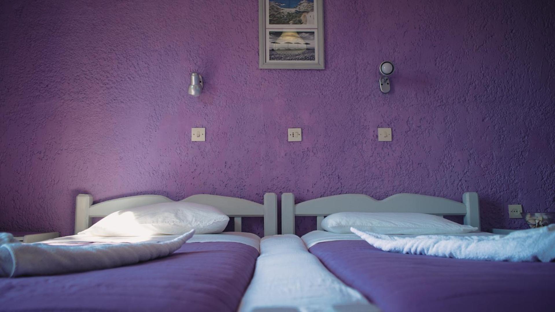 Double or Twin Room with Partial Sea View photo 3
