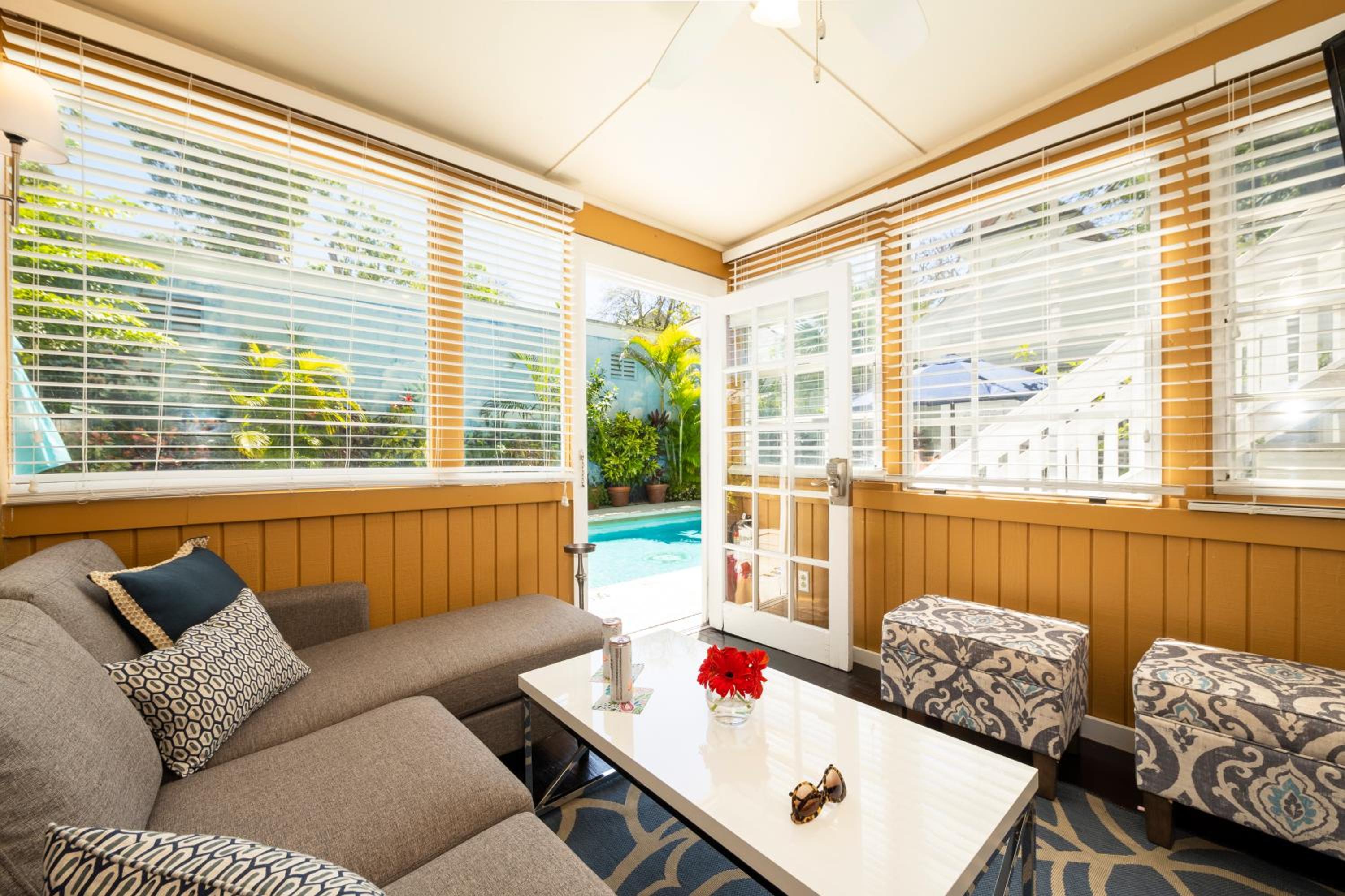 Two Bedroom Pool-Side Queen Villa photo 2