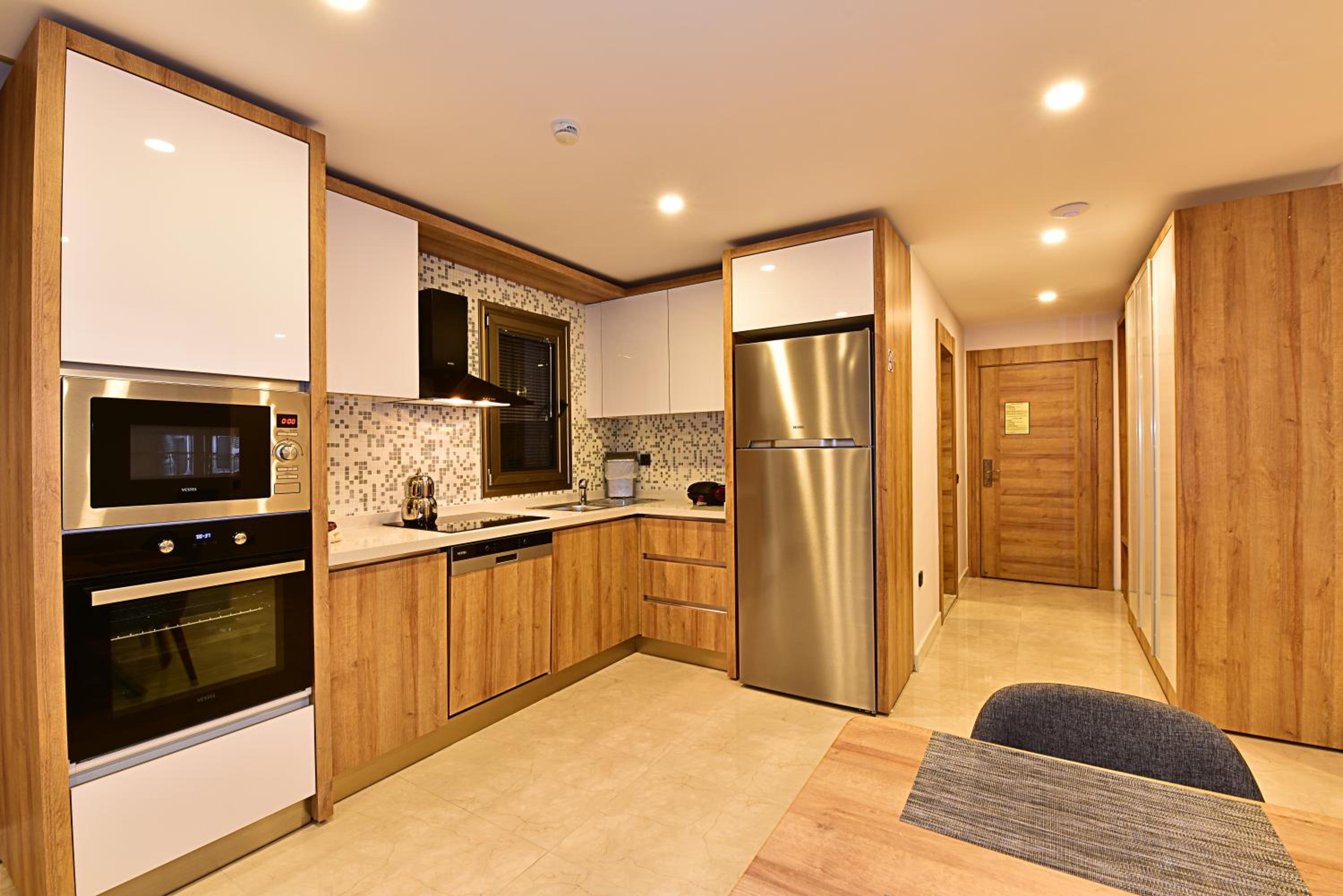 Two Bedroom Apartment with Seaview - Photo 9