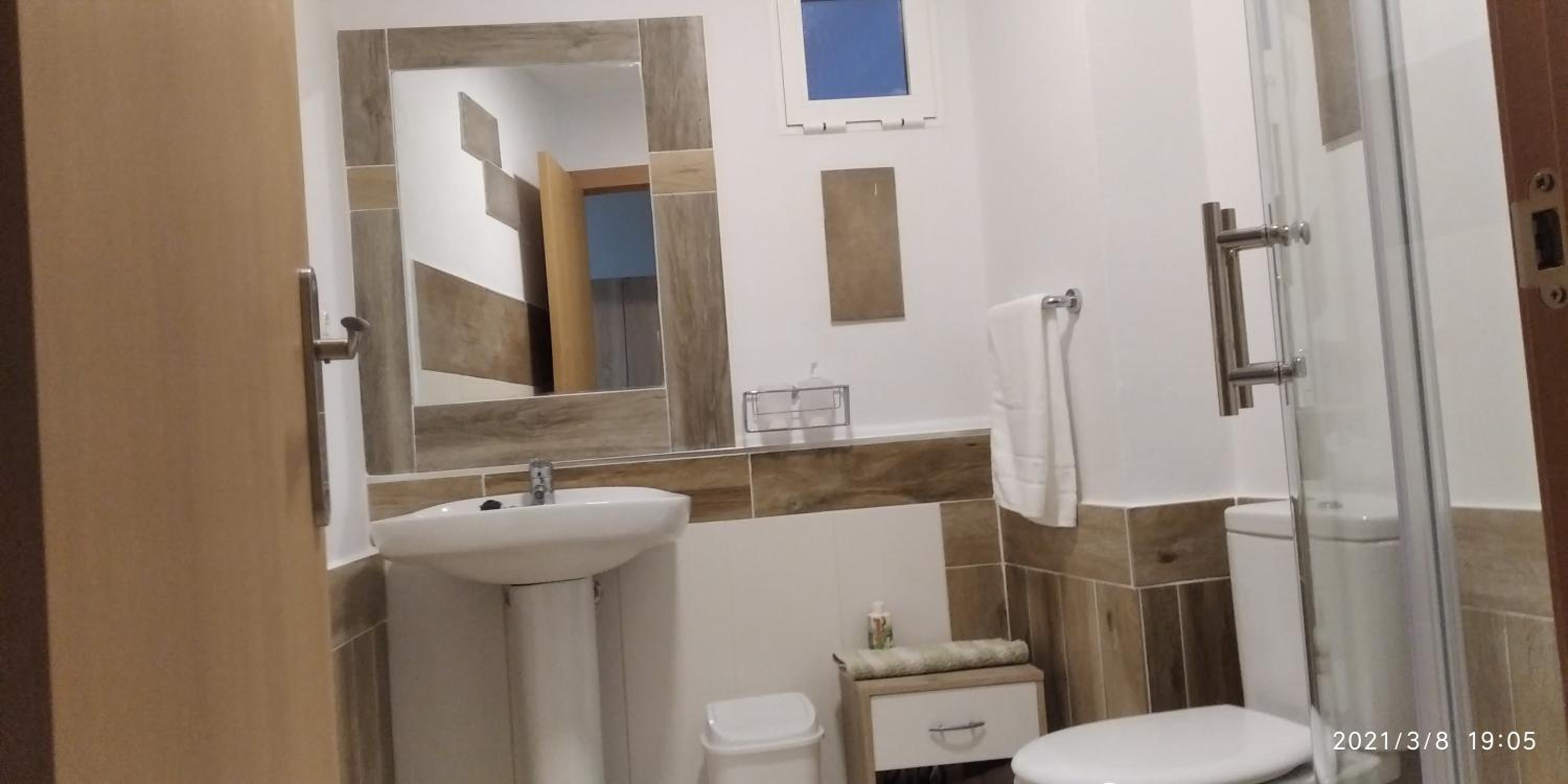 Apartment with Terrace - Photo 5