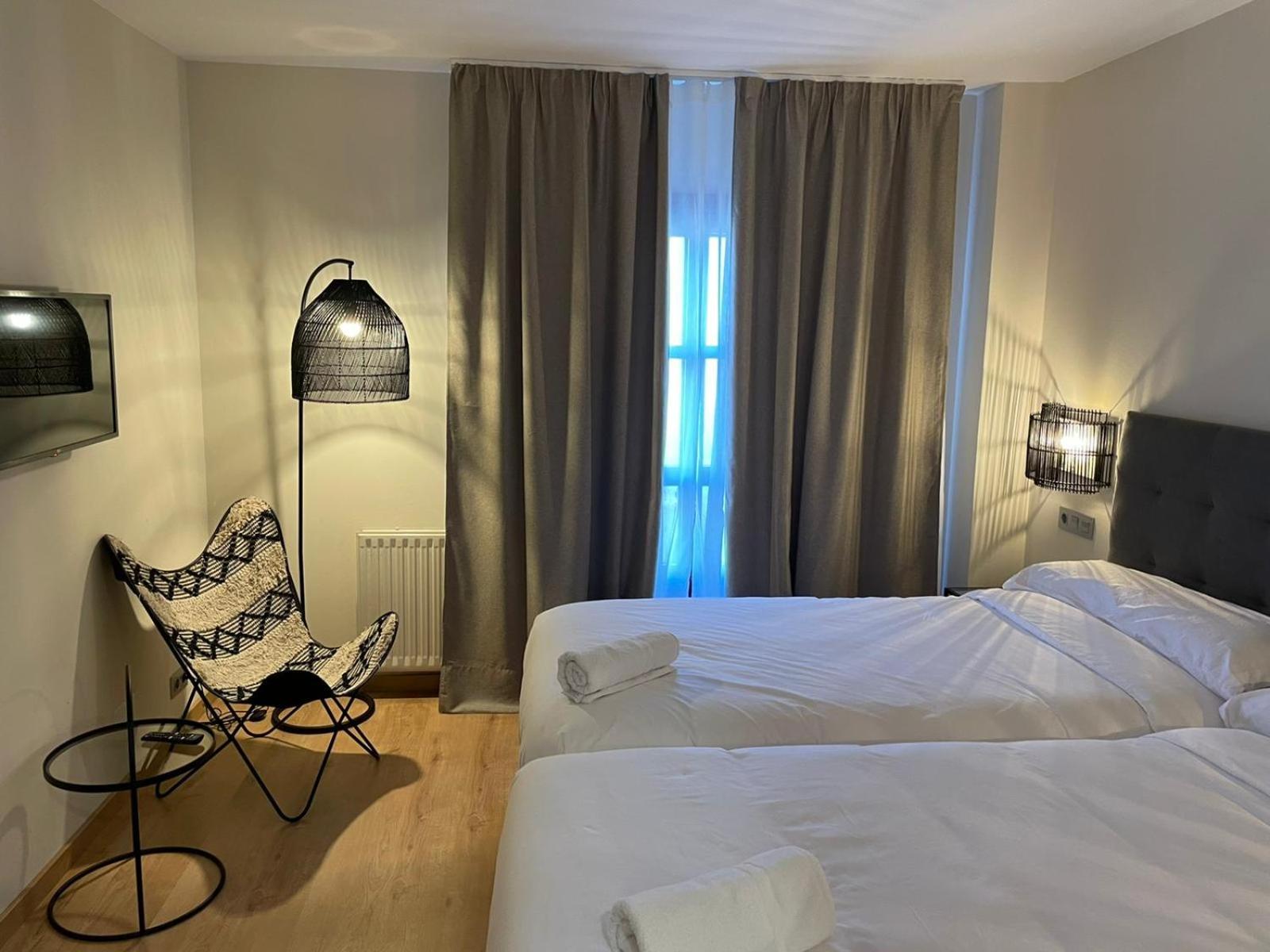 Habitación Doble con Baño Privado