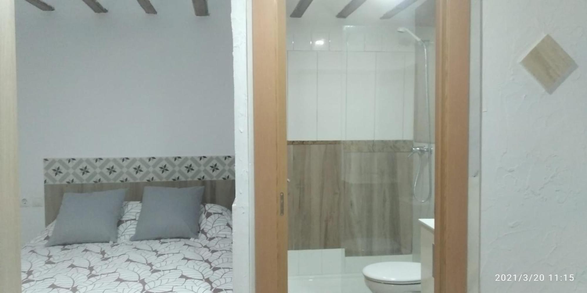 Apartment with Balcony - Photo 2
