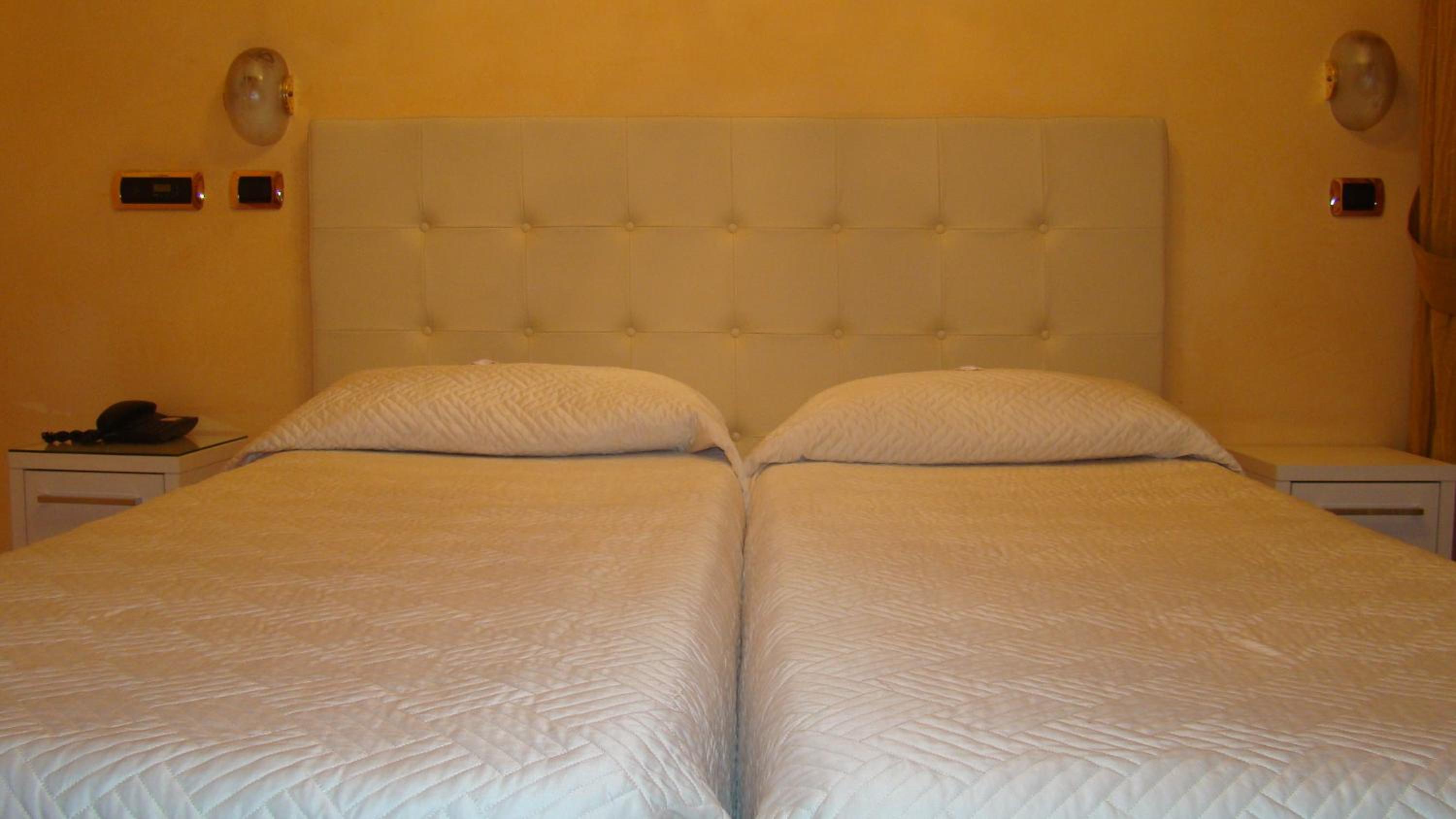 Double Room - Photo 3