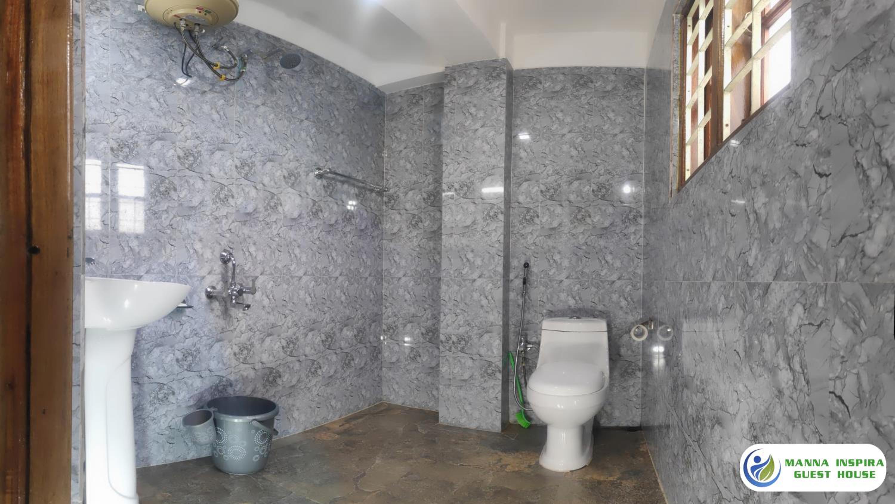 Double Room with Balcony (2 Adults + 1 Child) - Photo 20