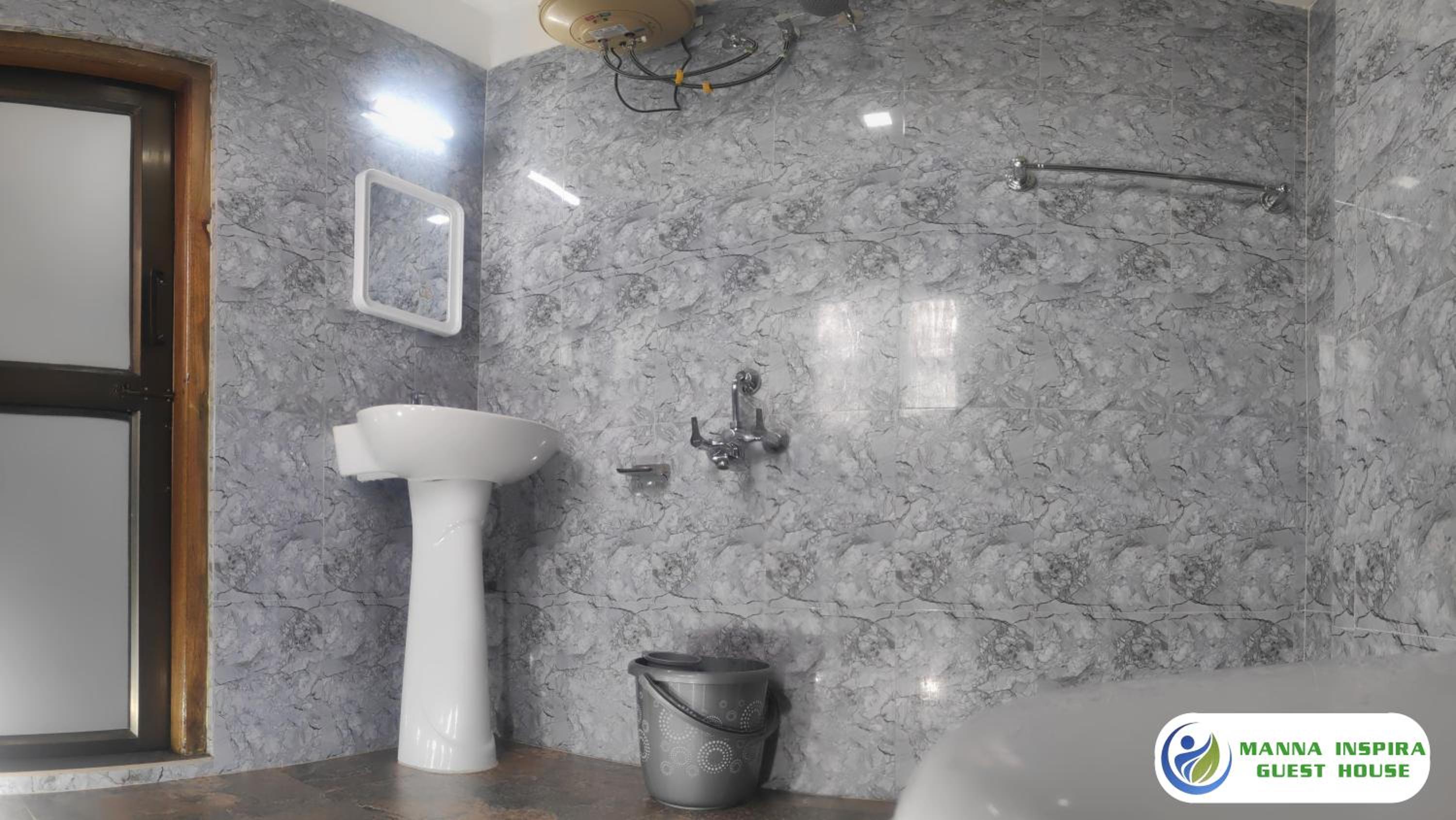 Double Room with Balcony (2 Adults + 1 Child) - Photo 18