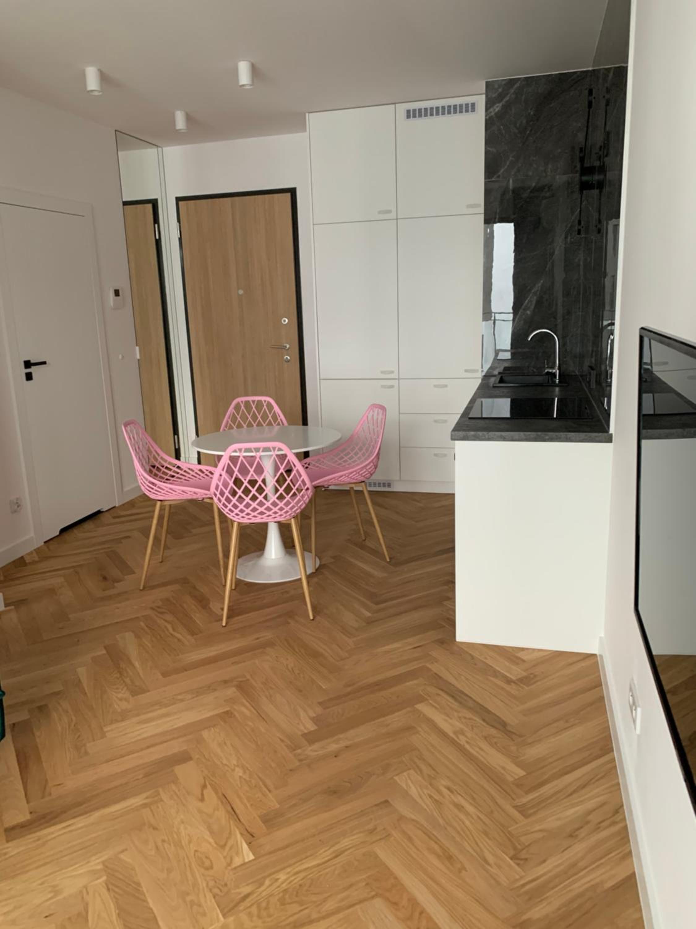 One-Bedroom Apartment - Photo 3