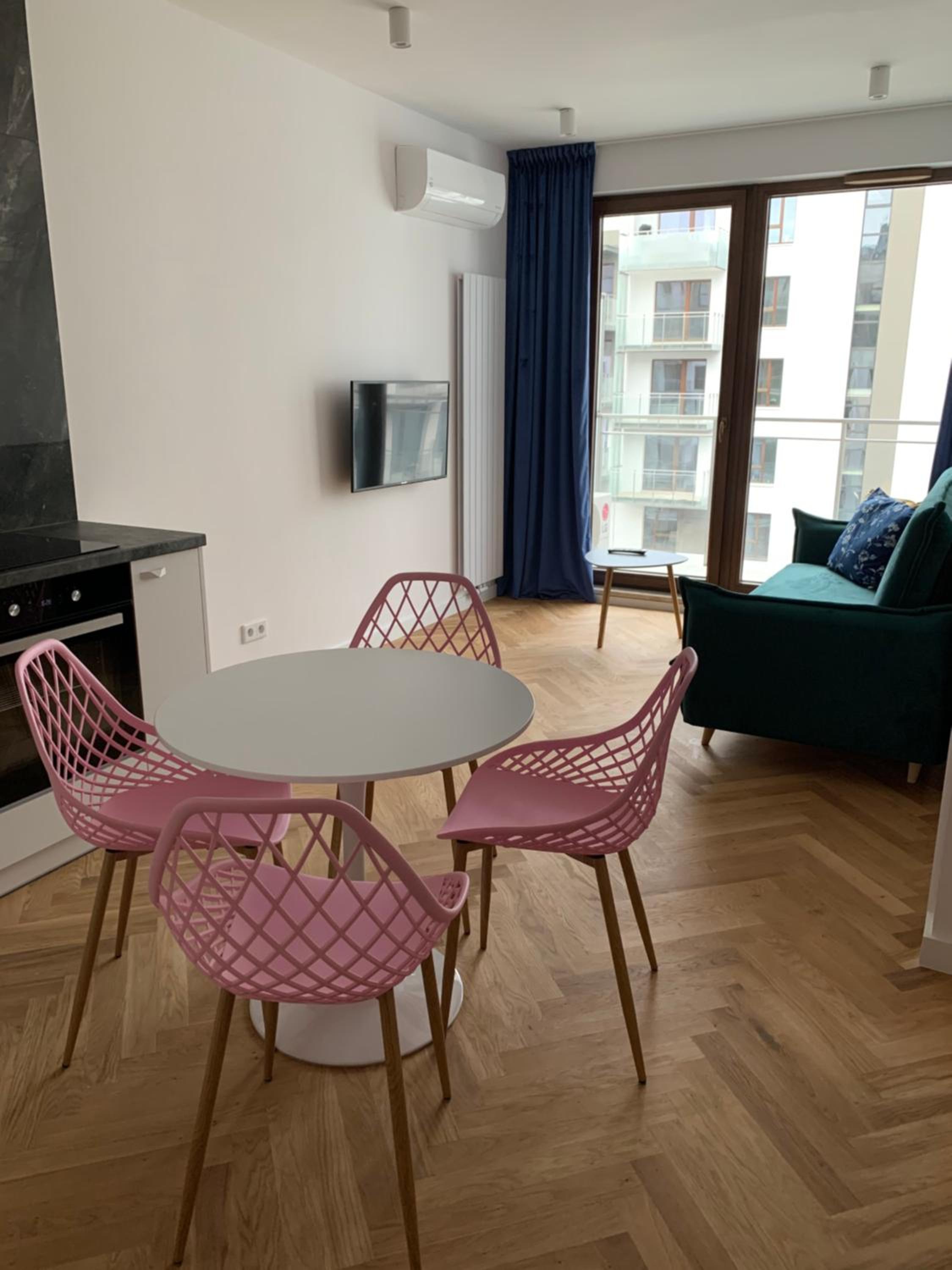 One-Bedroom Apartment - Photo 1