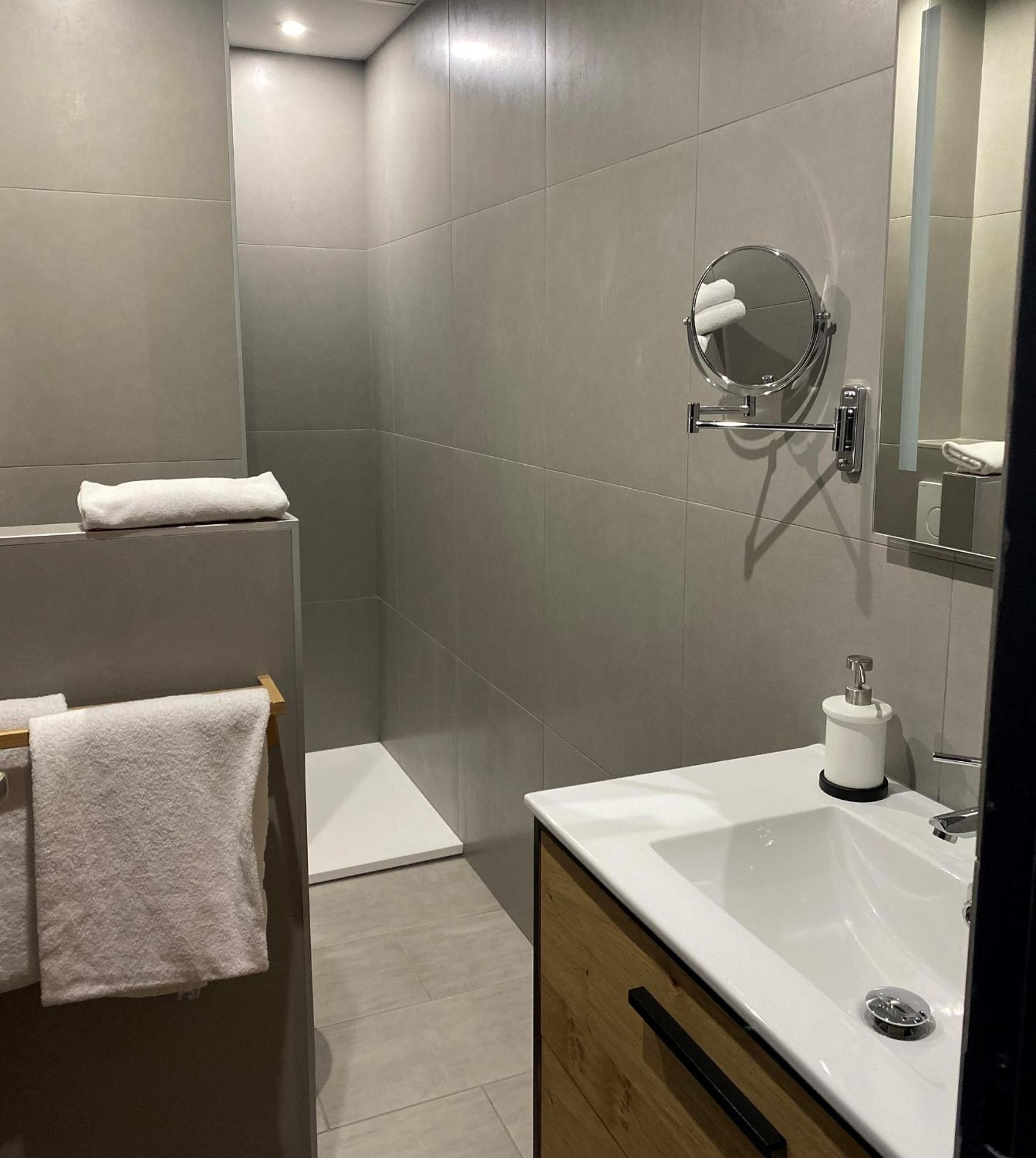 Family Suite - Photo 16