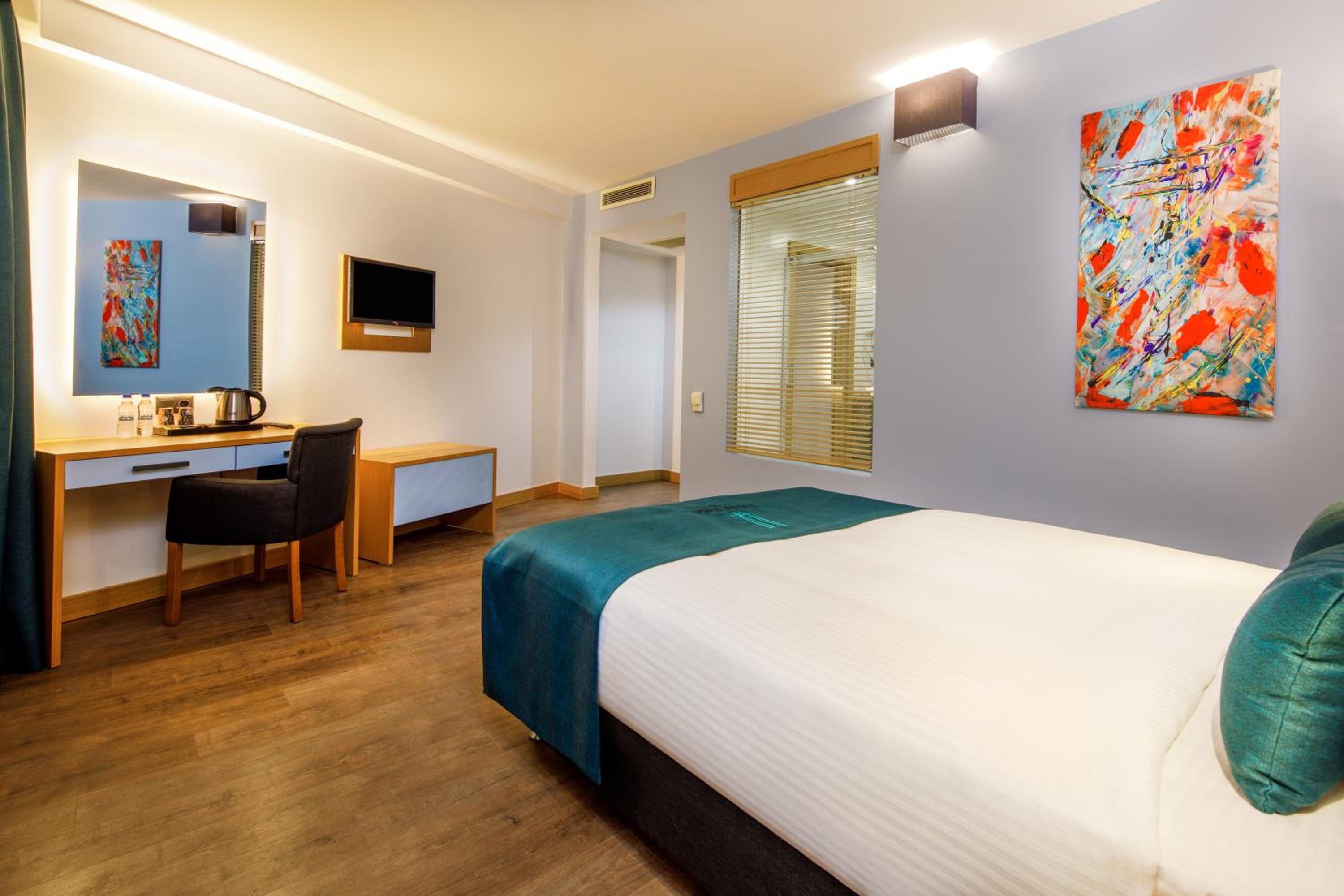 Family Suite with Balcony photo 1