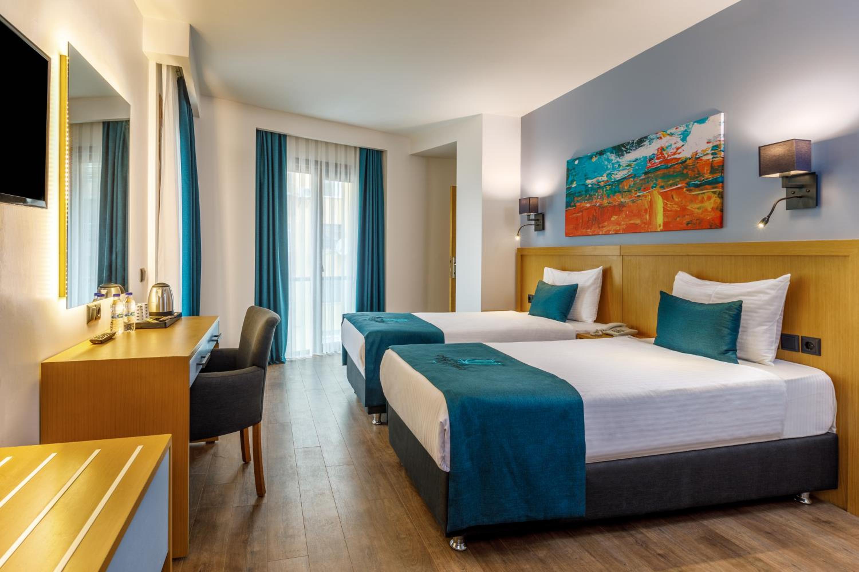 Family Suite with Balcony photo 3