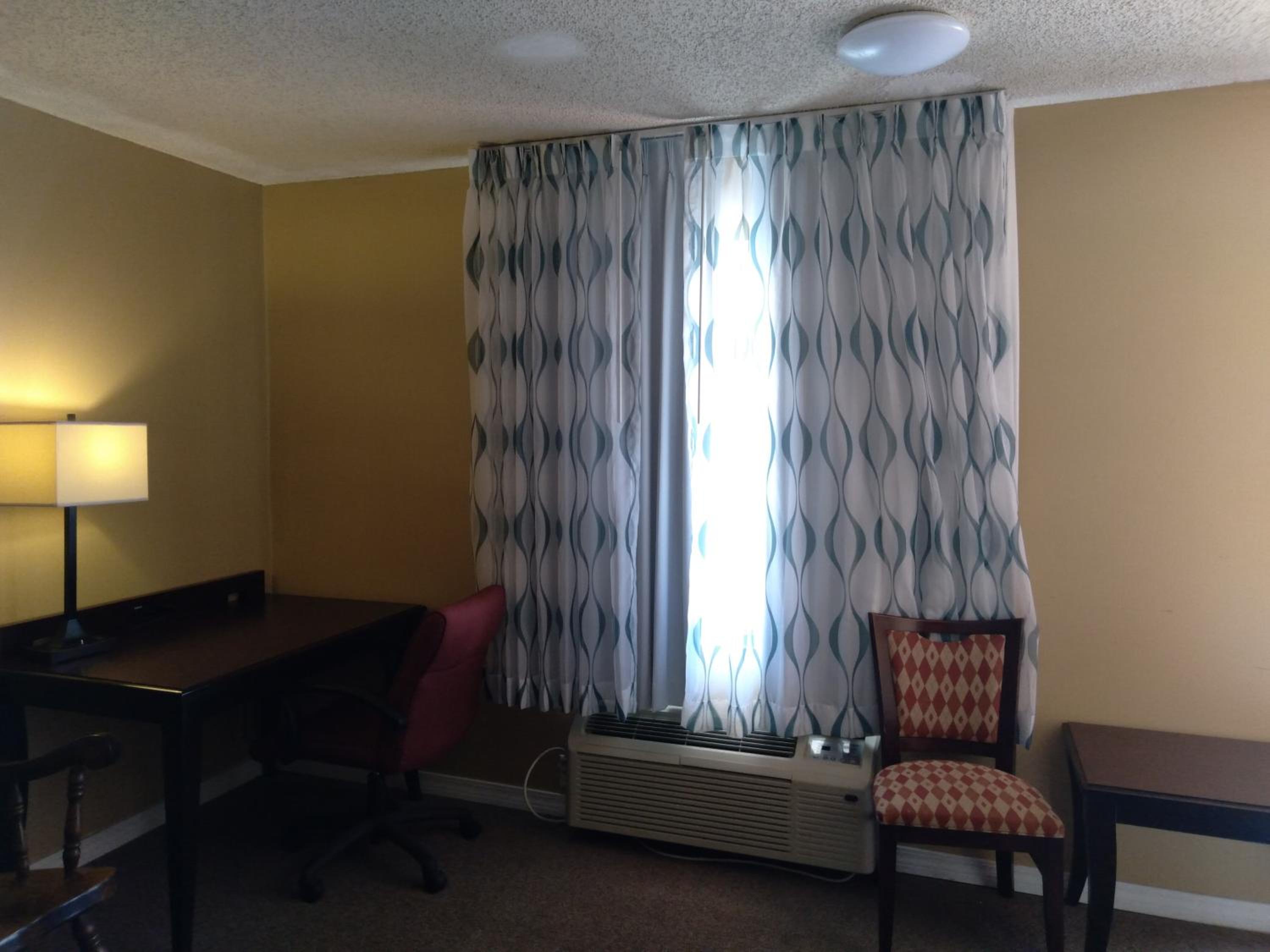 Deluxe King Room - Photo 4