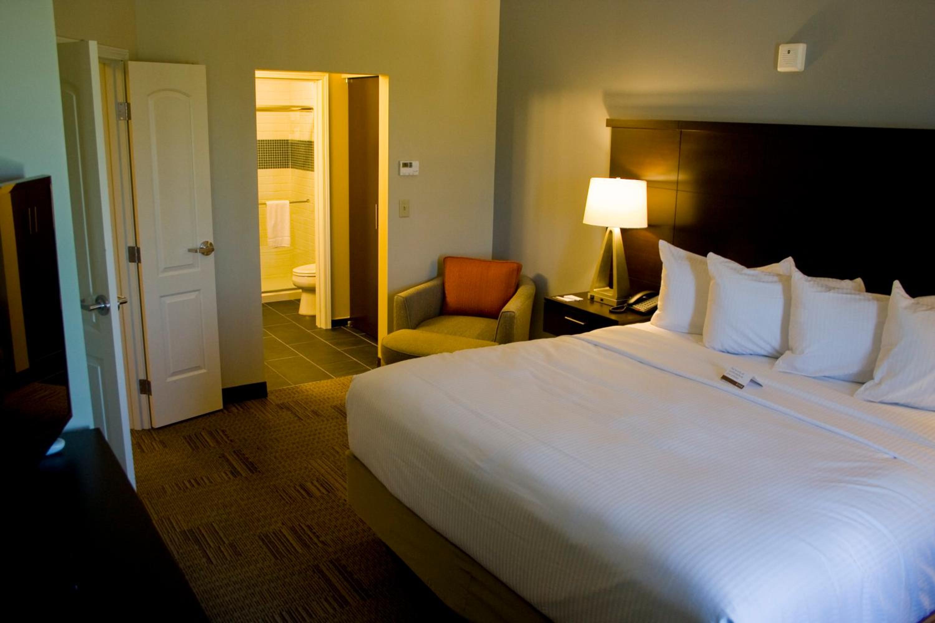 One-Bedroom King Suite