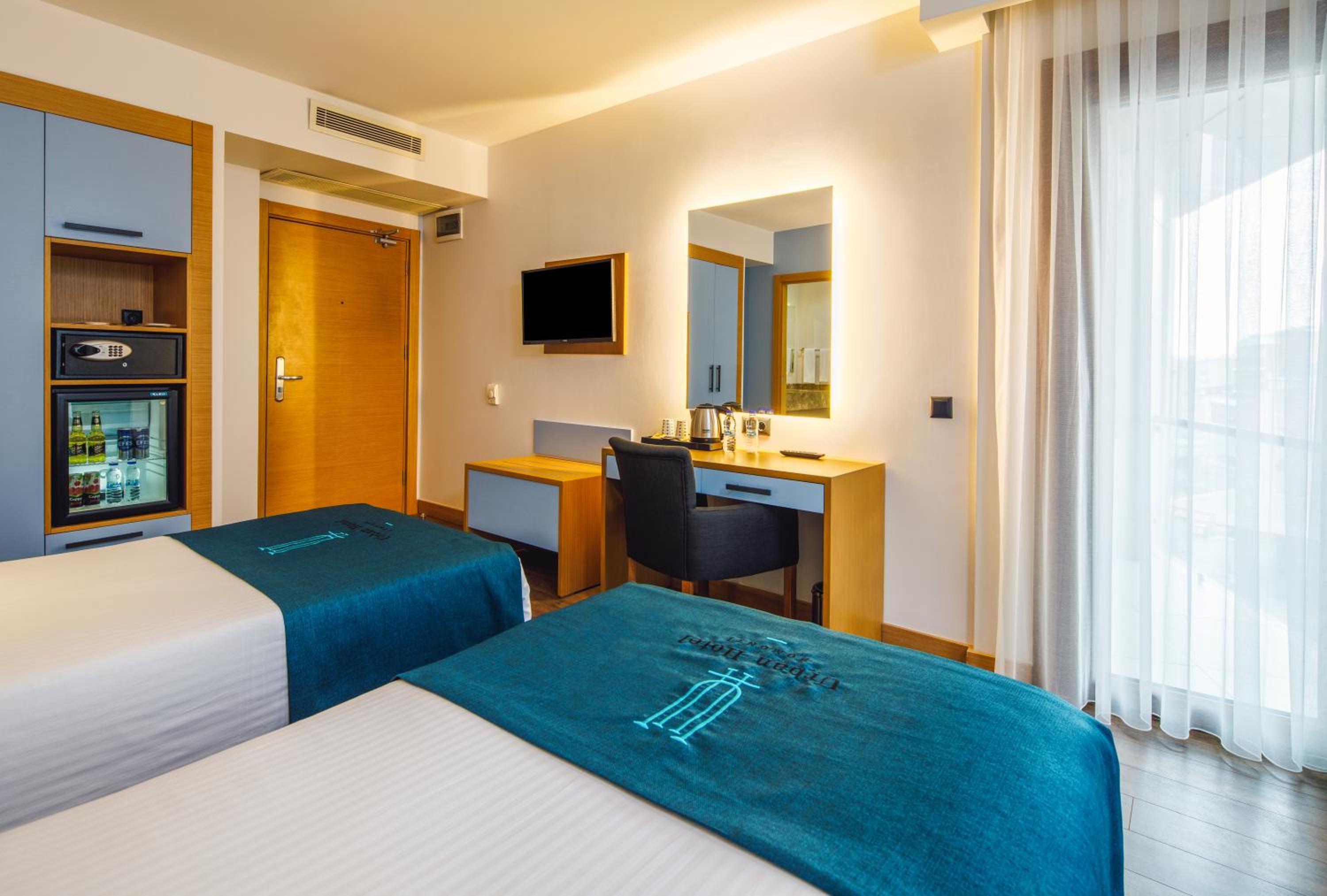 Family Suite with Balcony photo 2