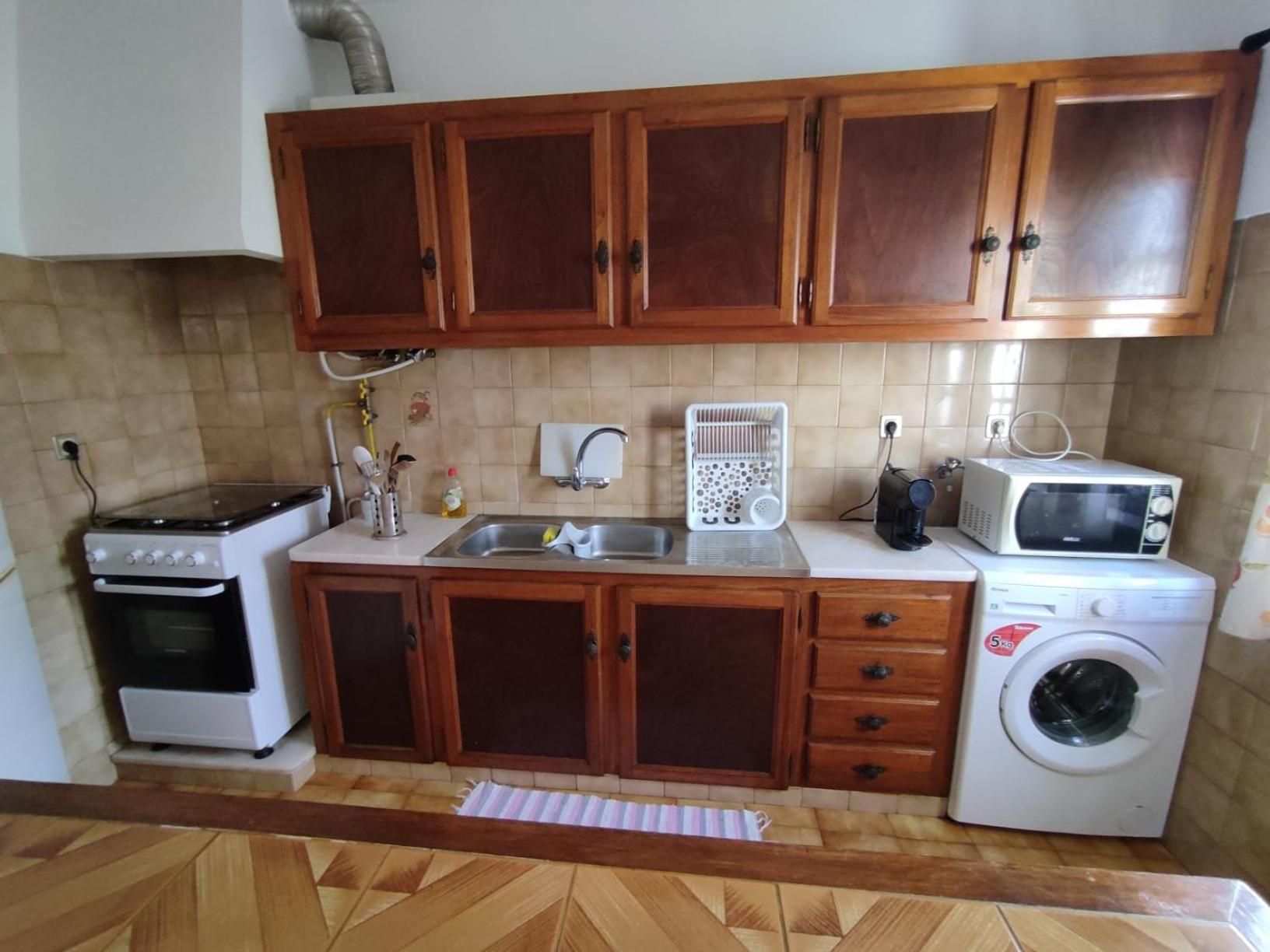 One-Bedroom House - Photo 4