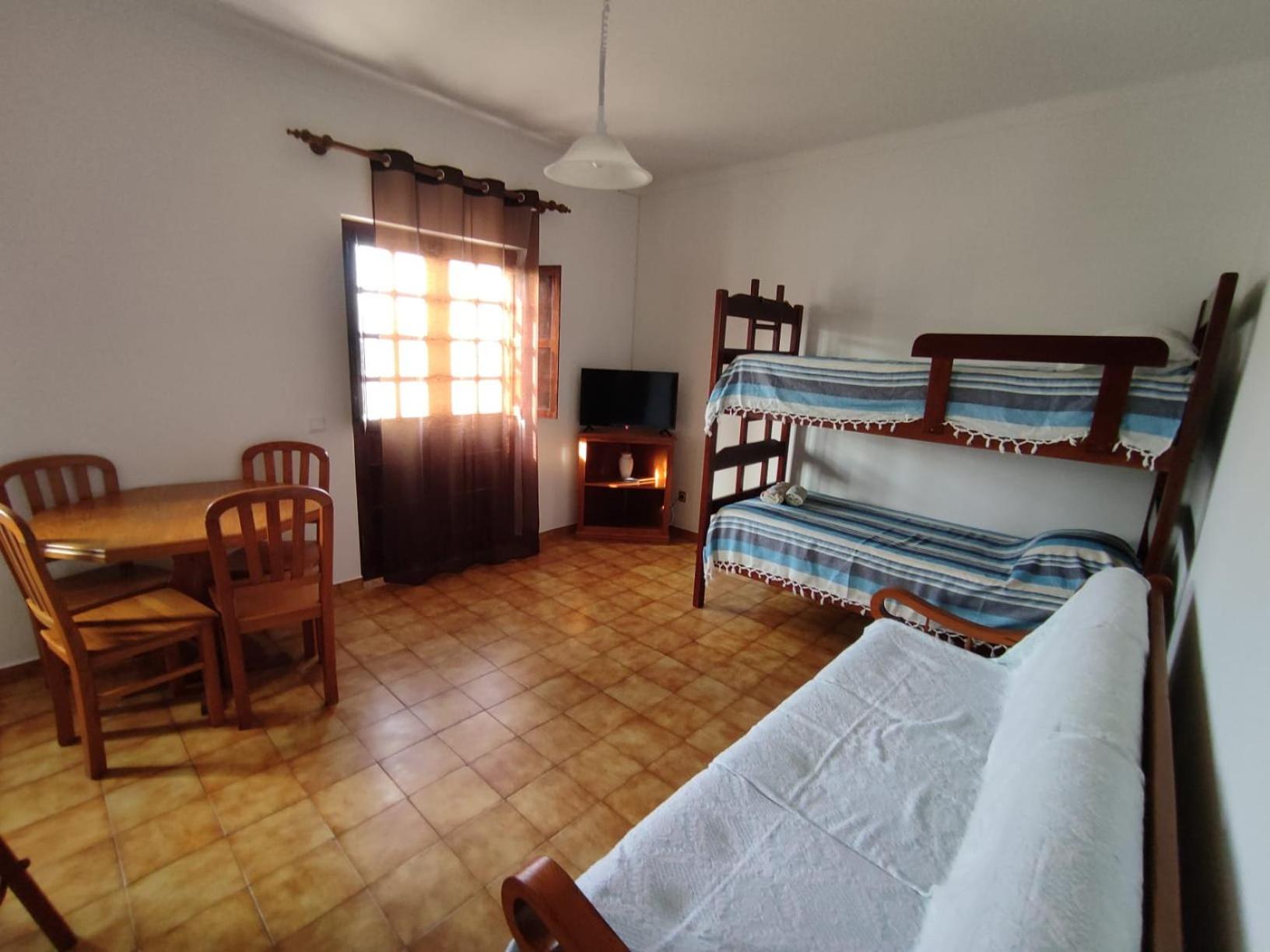 One-Bedroom House - Photo 7
