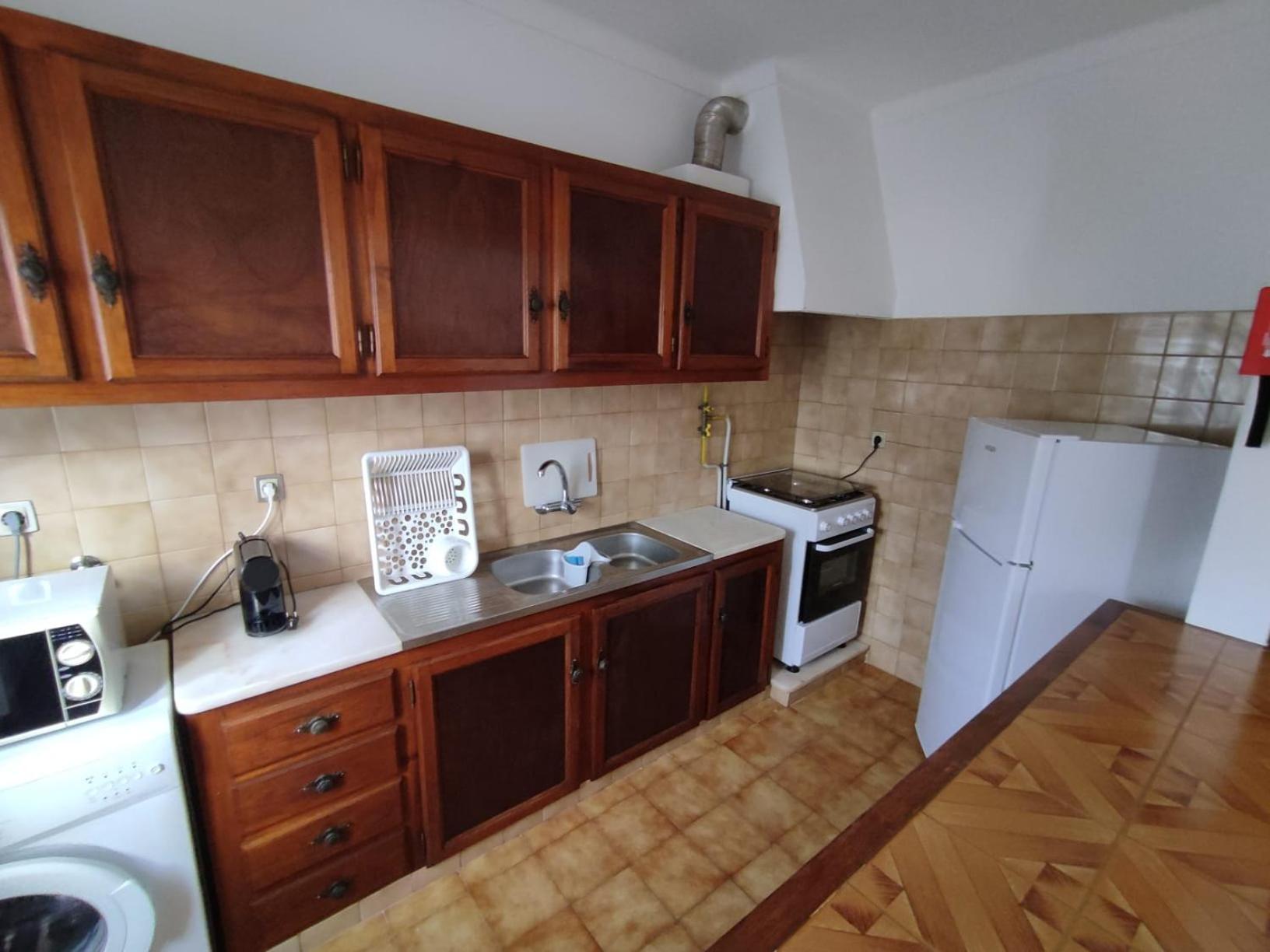 One-Bedroom House - Photo 8