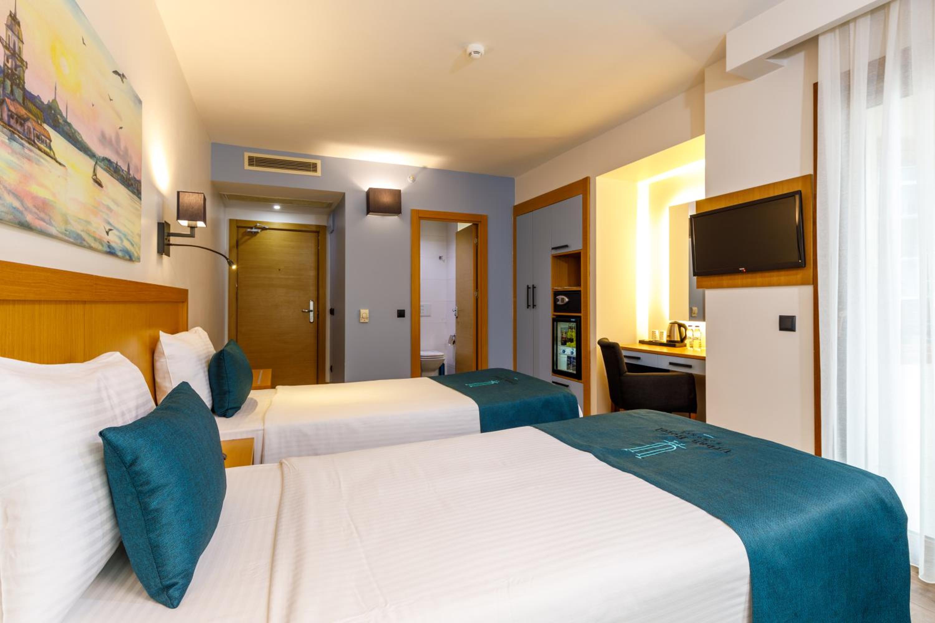 Standard Twin Room photo 2