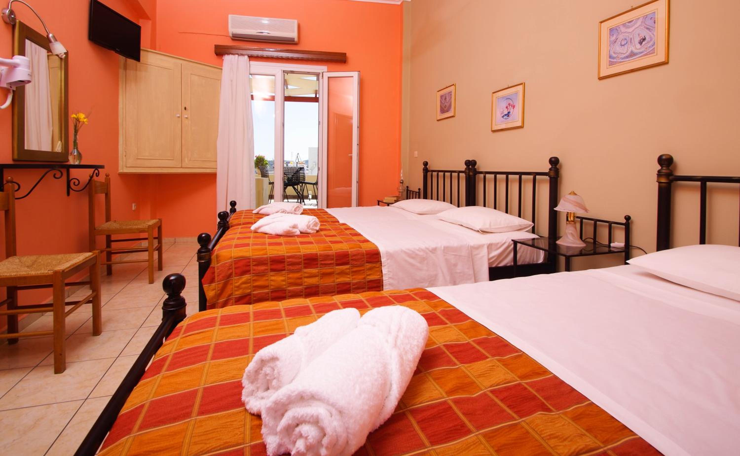 Deluxe Double or Twin Room with Sea View photo 2