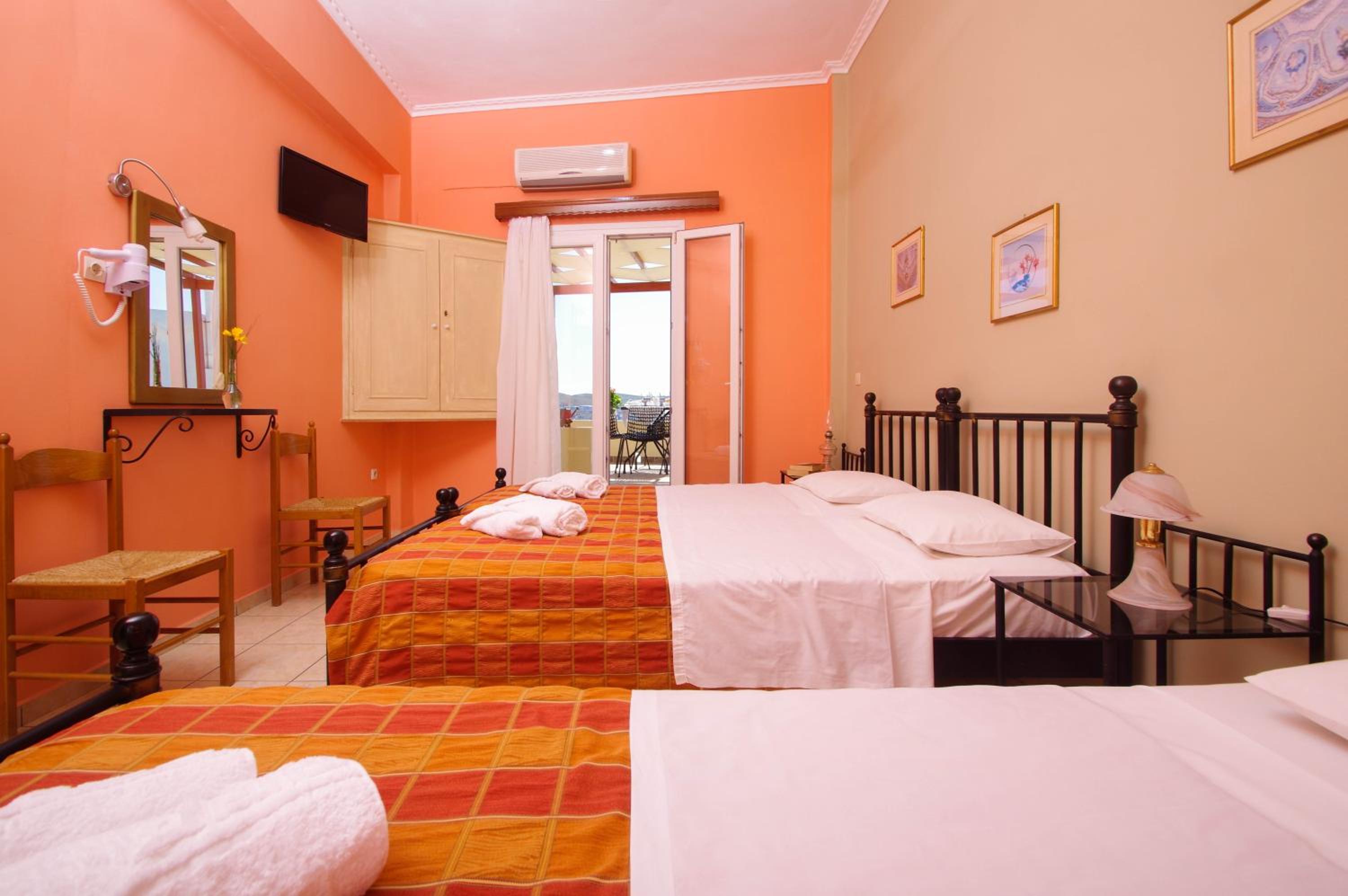 Deluxe Double or Twin Room with Sea View photo 3