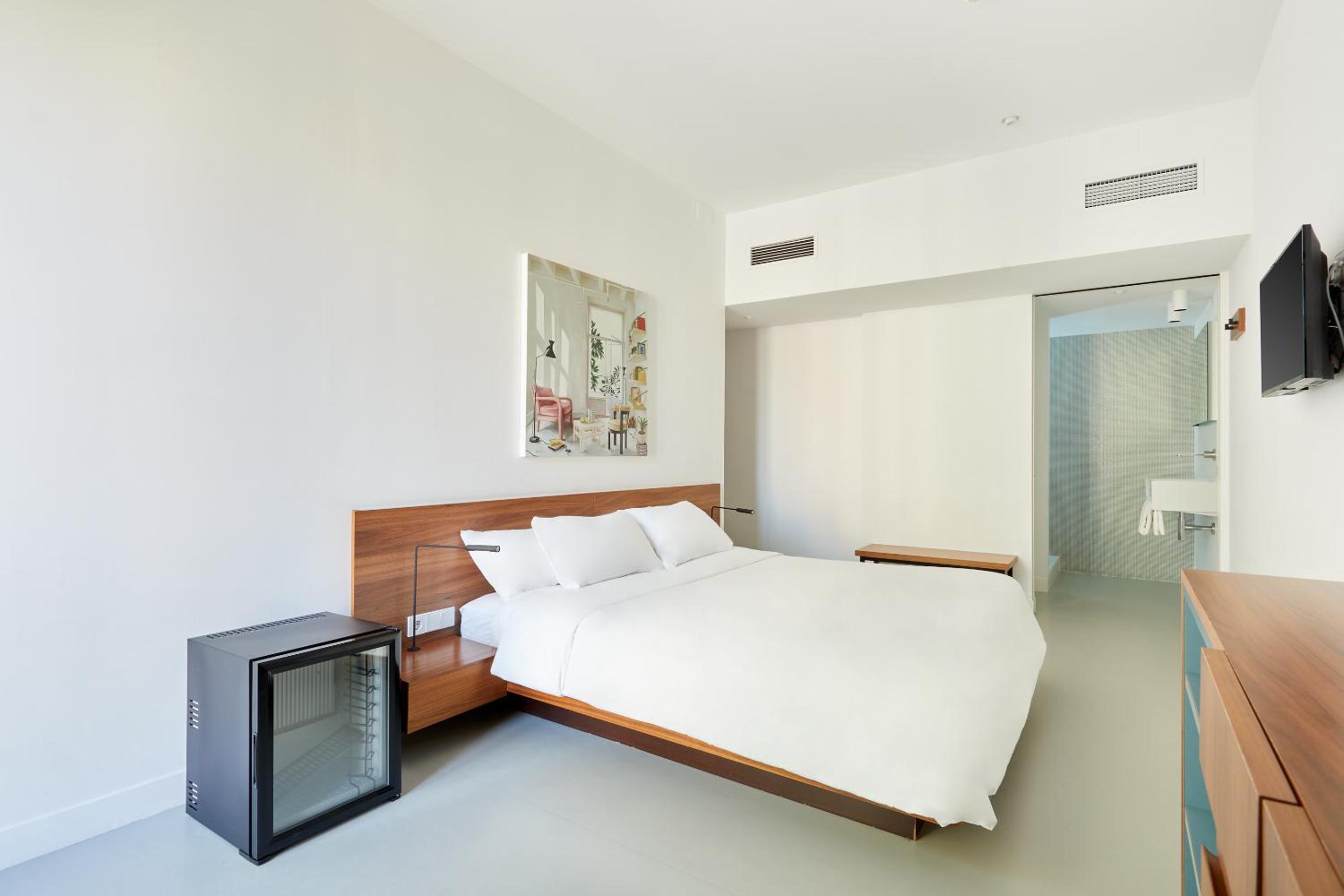 Deluxe Double Room with Balcony photo 3