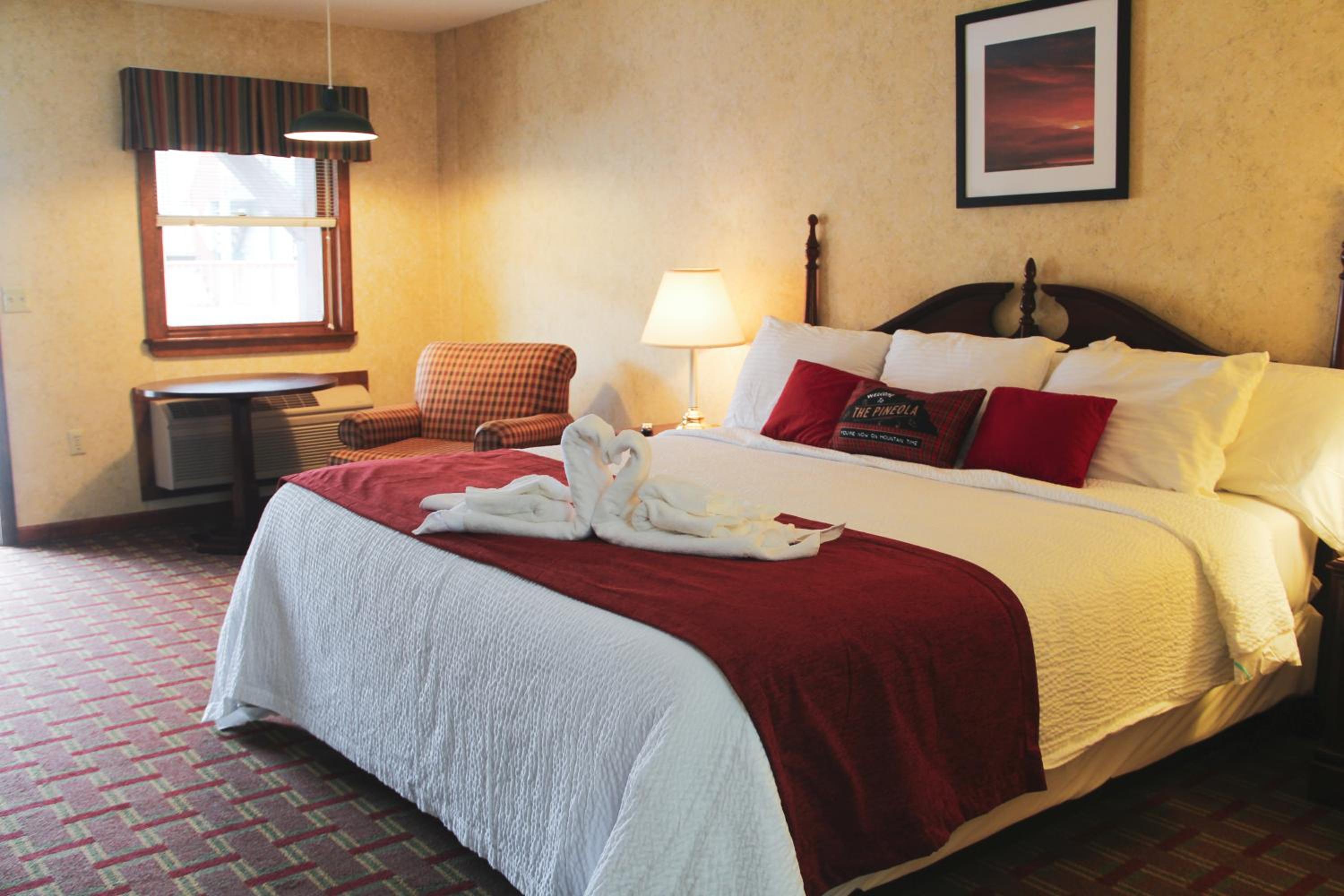 Deluxe King Room photo 1