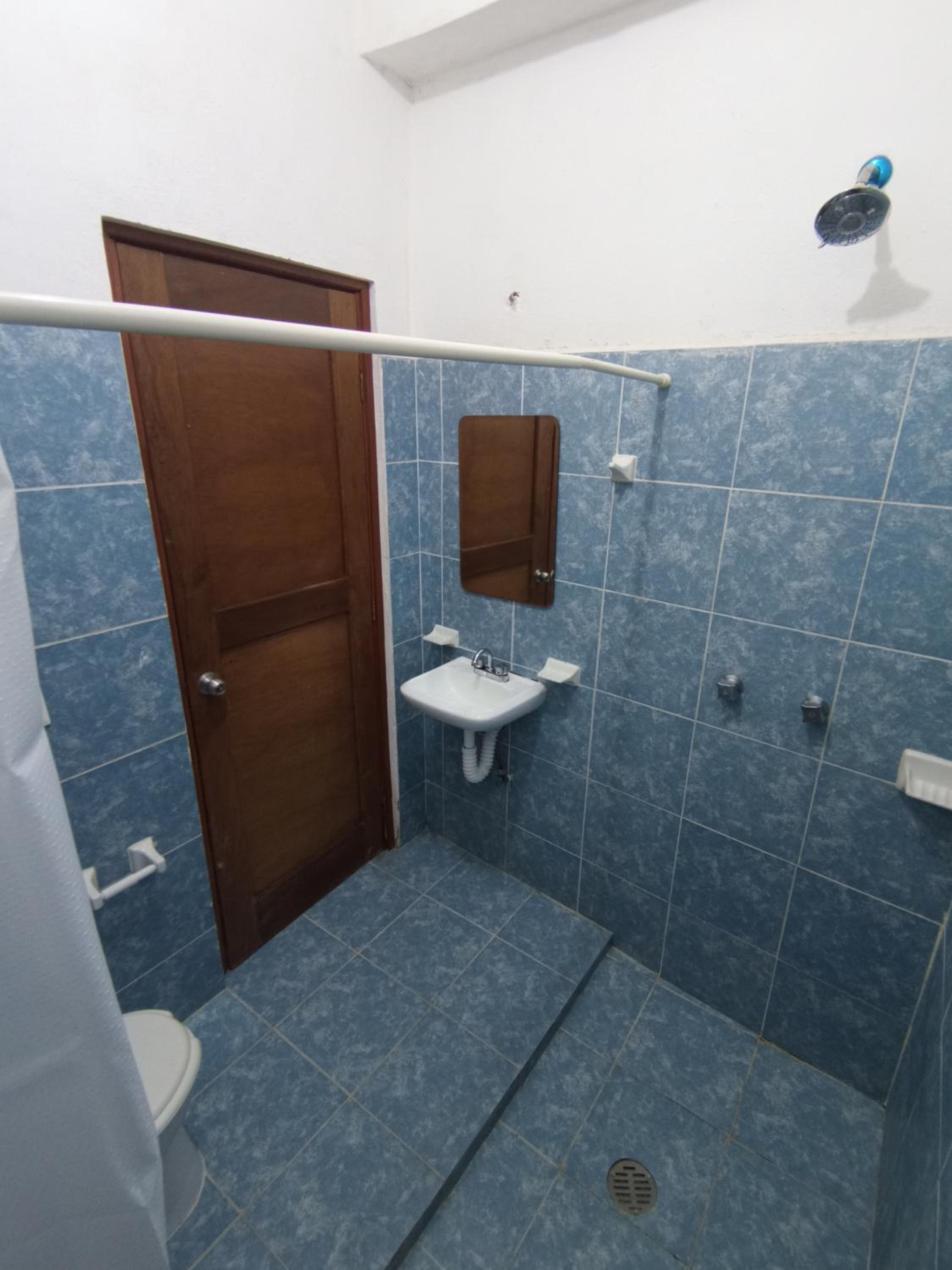 Twin Room with Private Bathroom - Photo 3