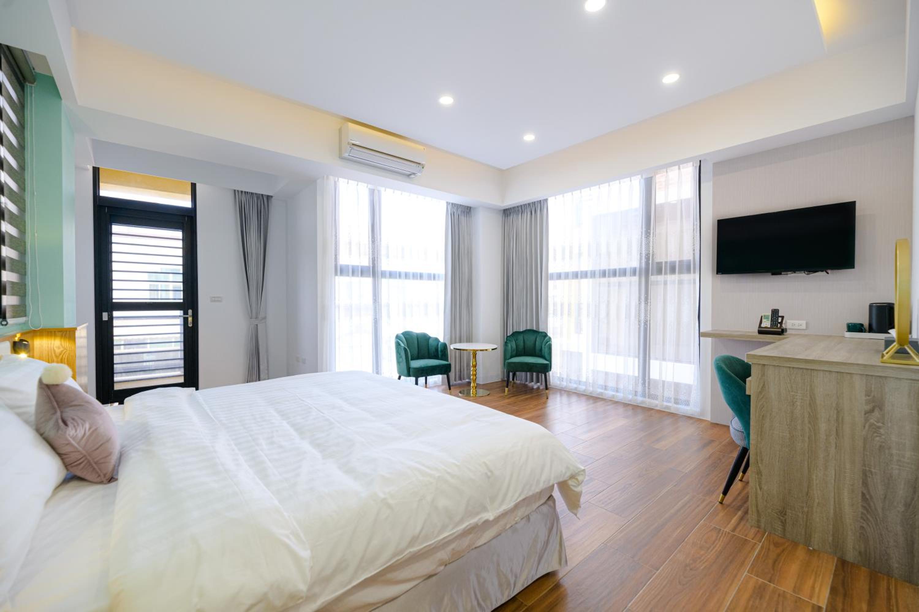 Deluxe Double Room with Balcony