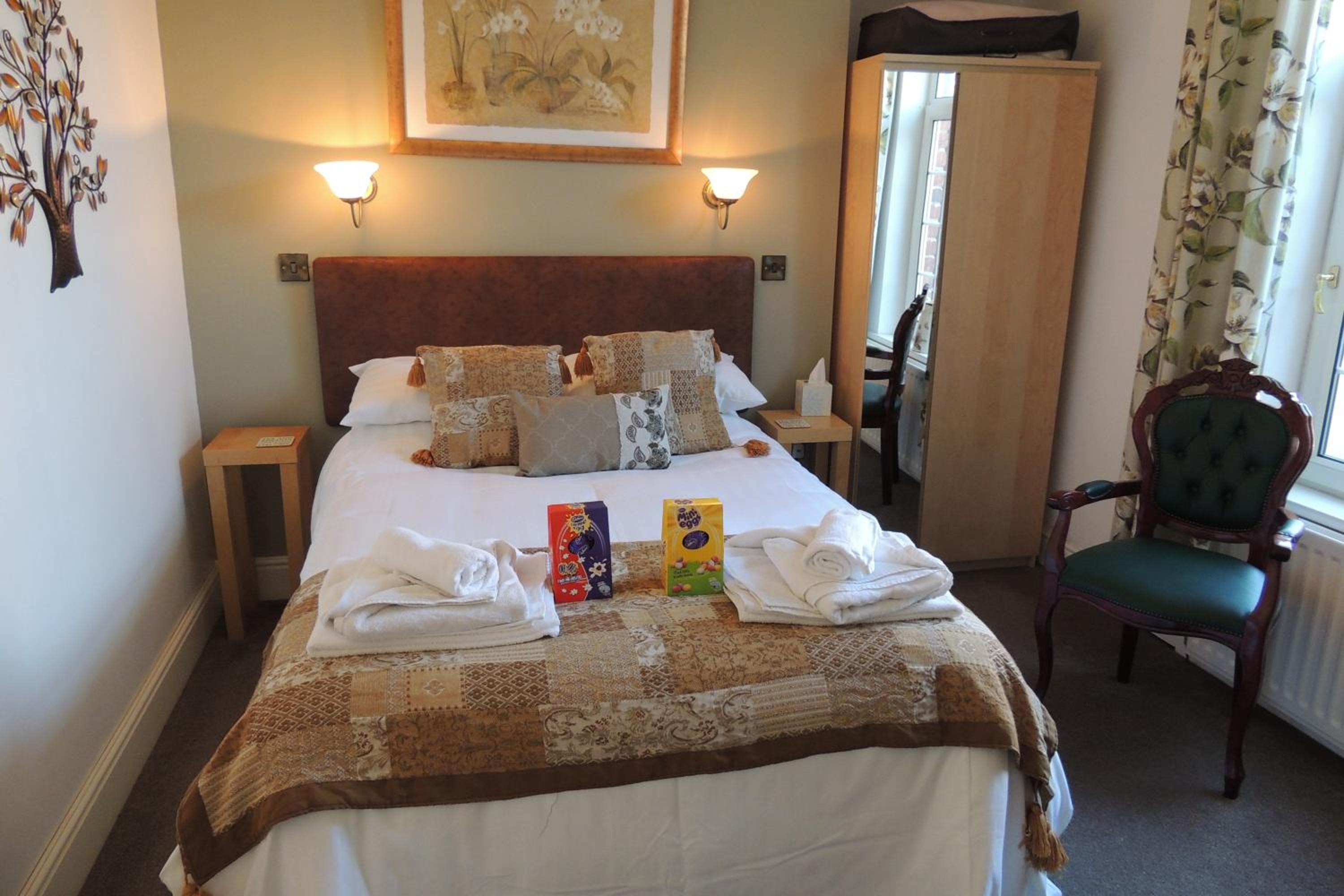 Double or Twin Room - Photo 16