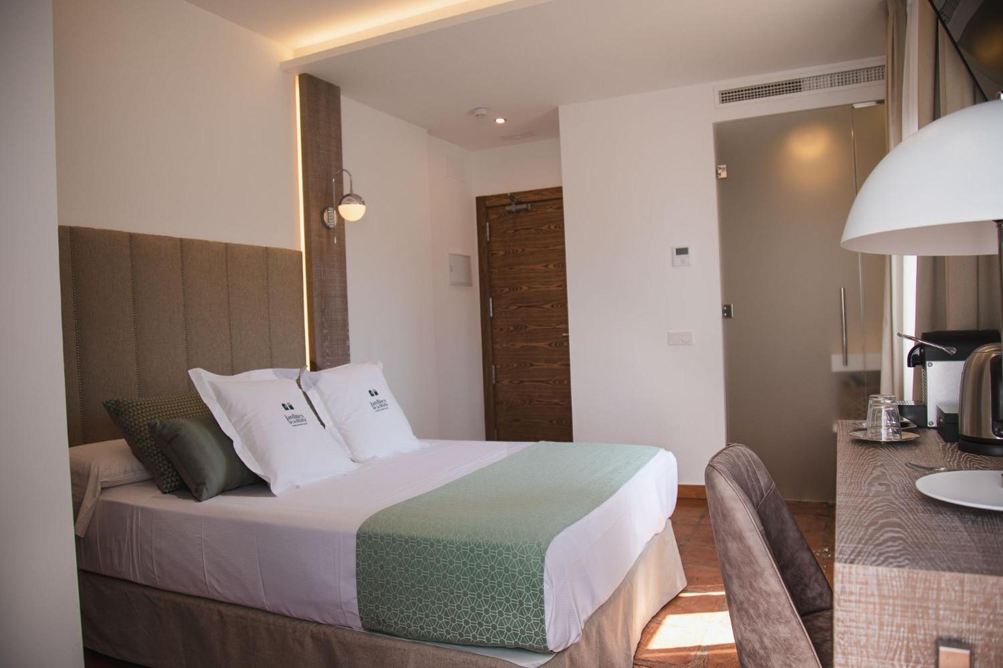Deluxe Double Room photo 2