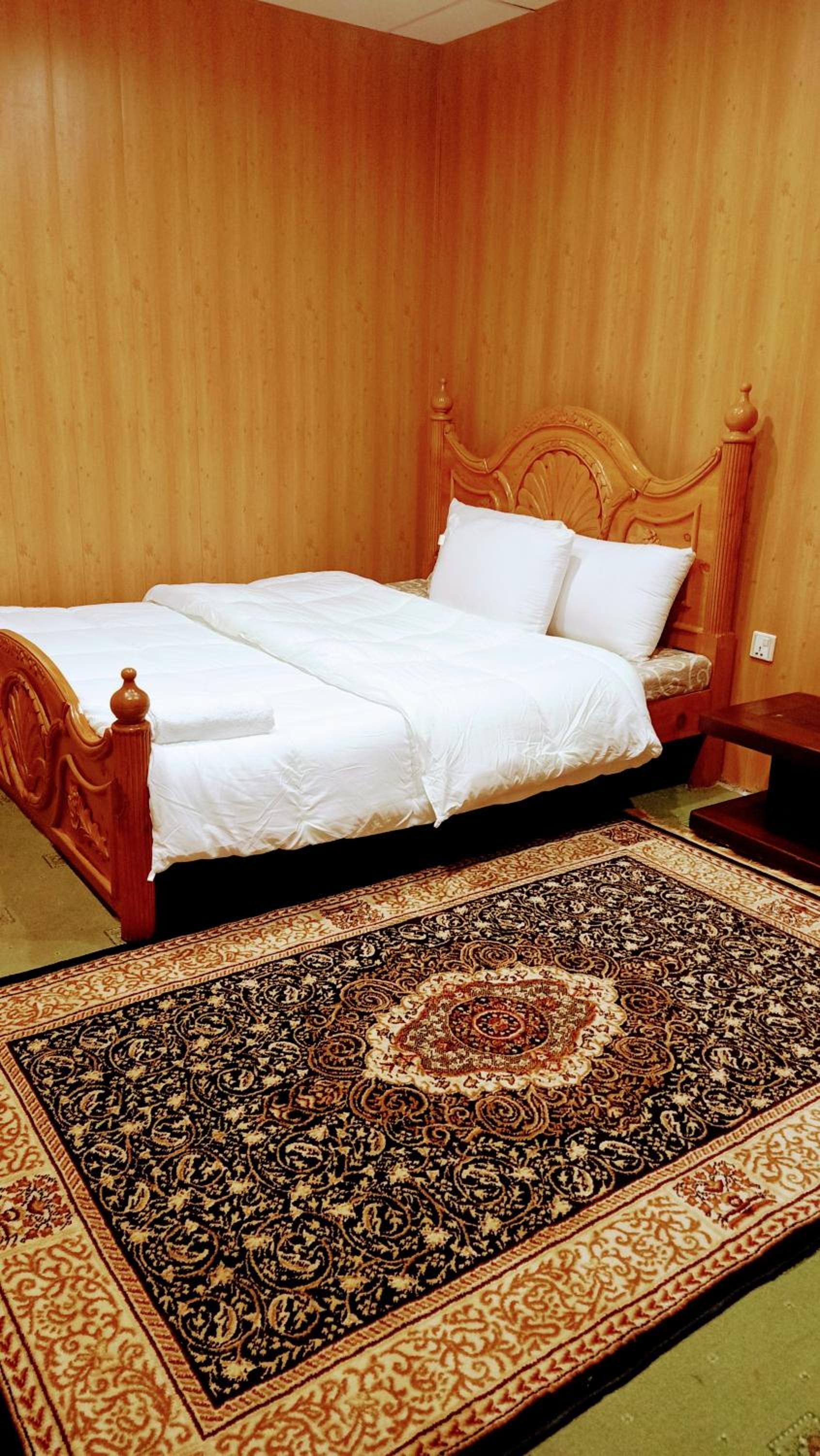 Double or Twin Room with Mountain View