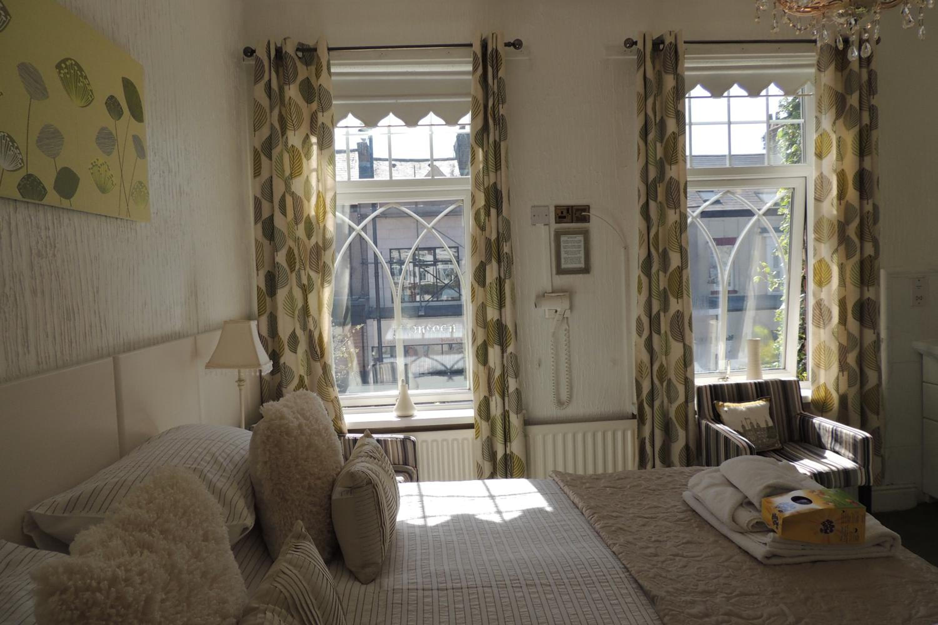 Double or Twin Room - Photo 12