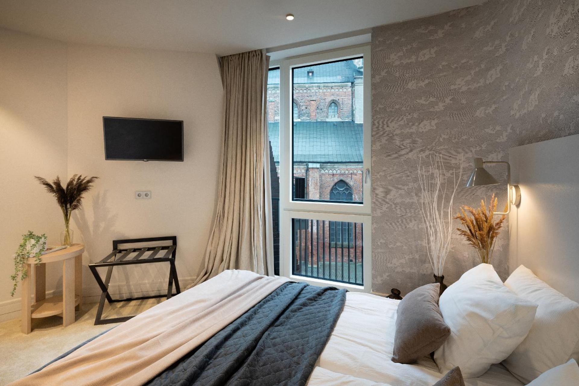 One-Bedroom Apartment photo 3