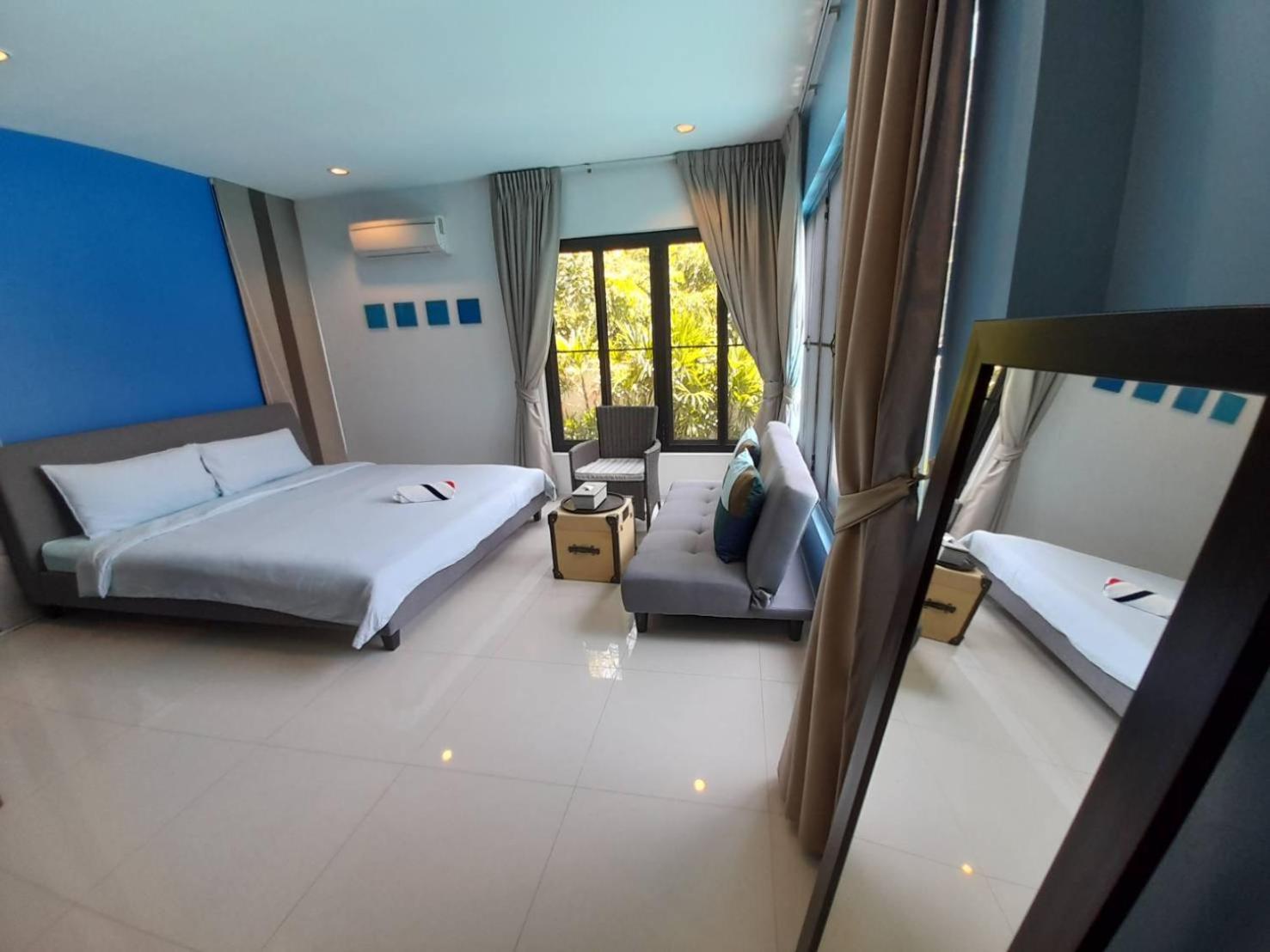 Villa with Private Pool - Photo 91