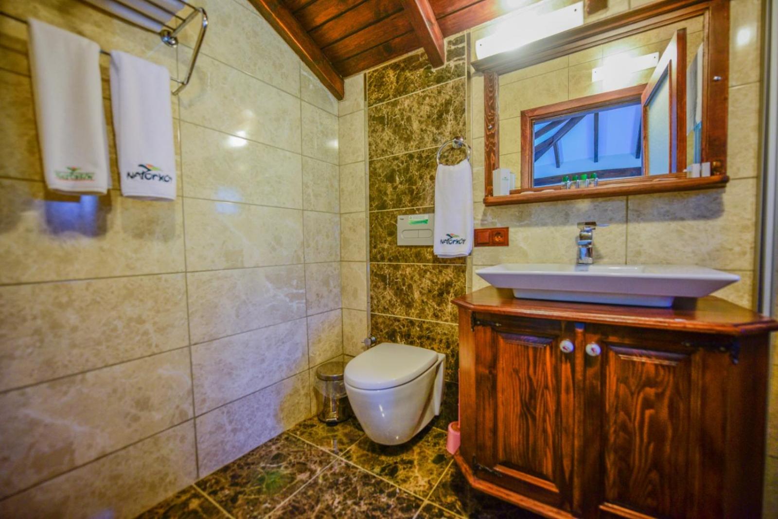 Standard Double Room - Photo 14