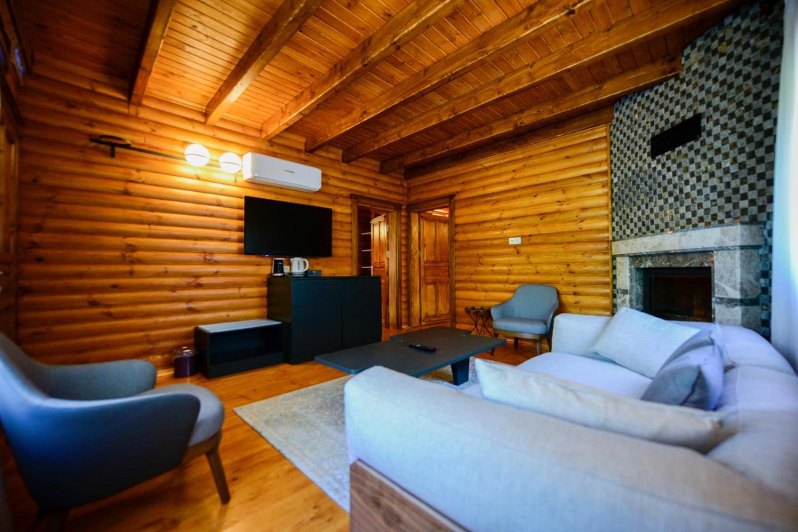 Family Suite - Photo 1