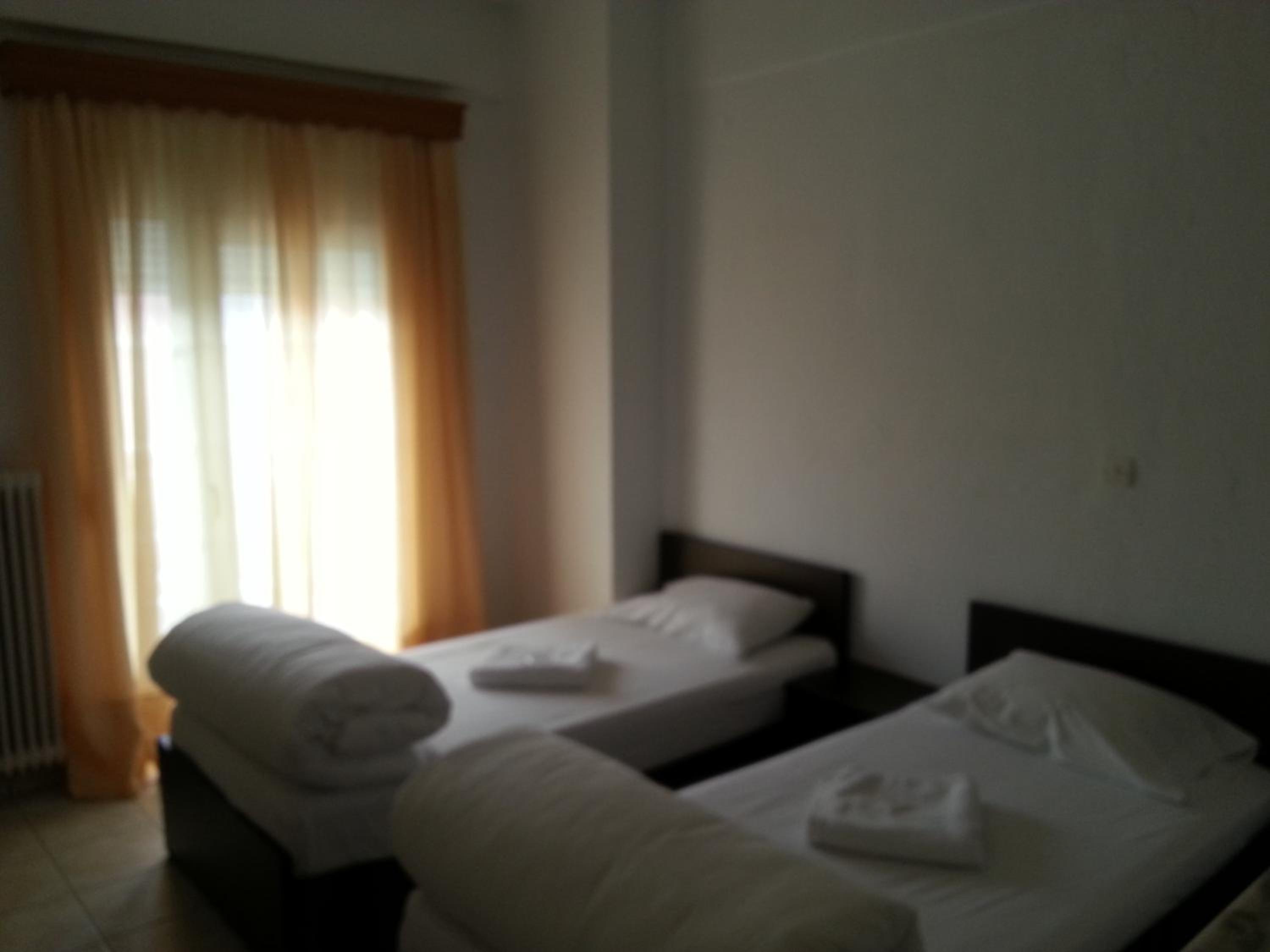 Studio (2 Adults) - Photo 1