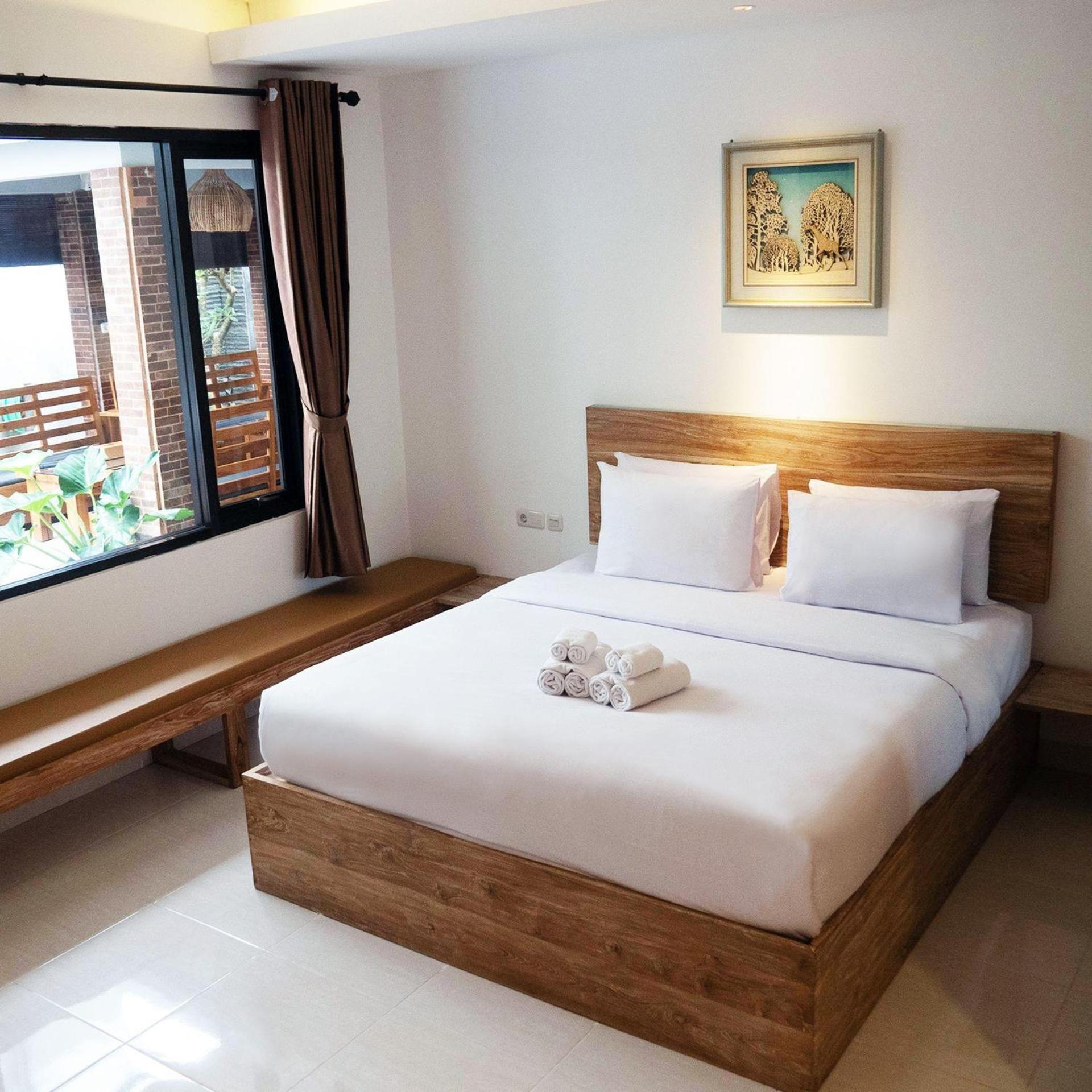 Deluxe Double Room - Photo 9
