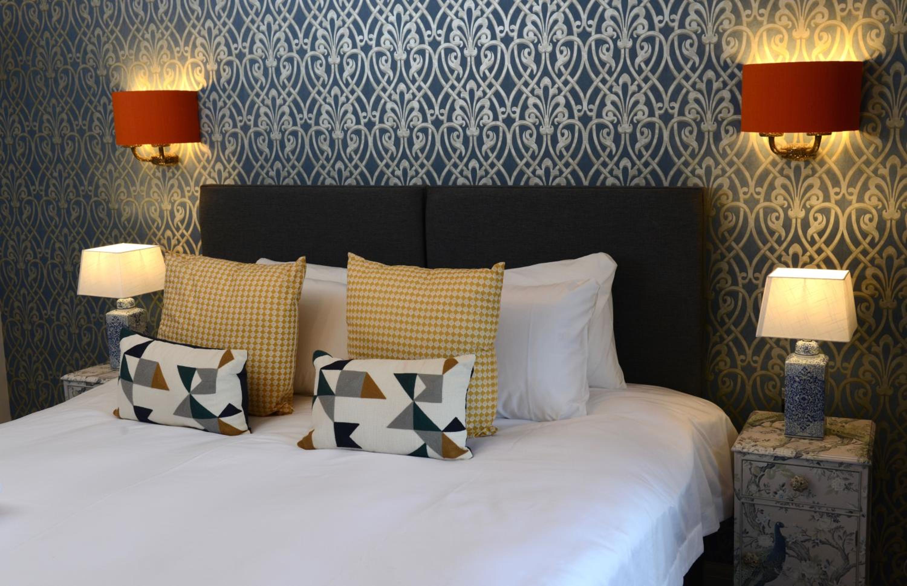 Deluxe King Room - Photo 4
