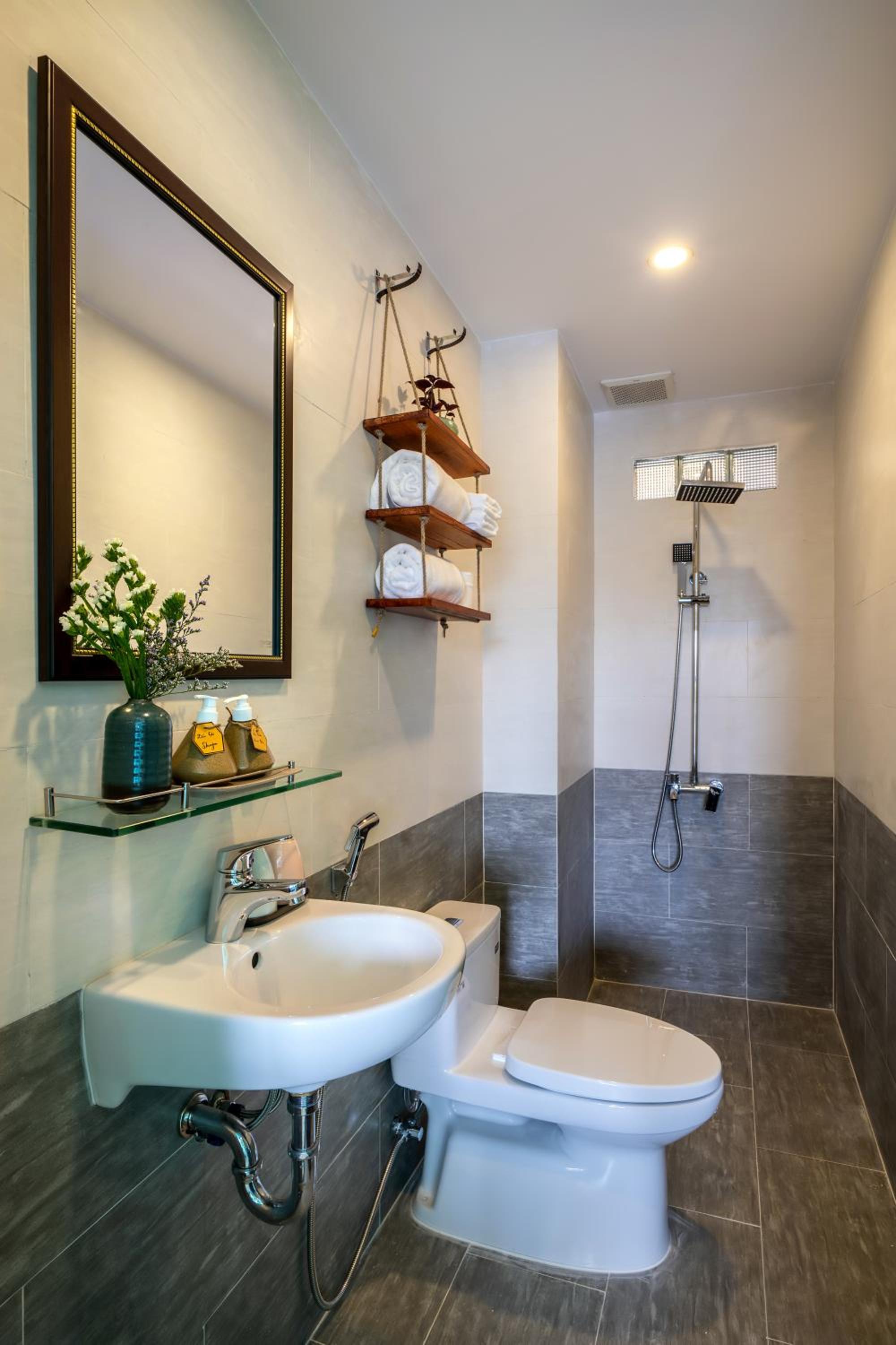 Double Room with Balcony - Photo 7