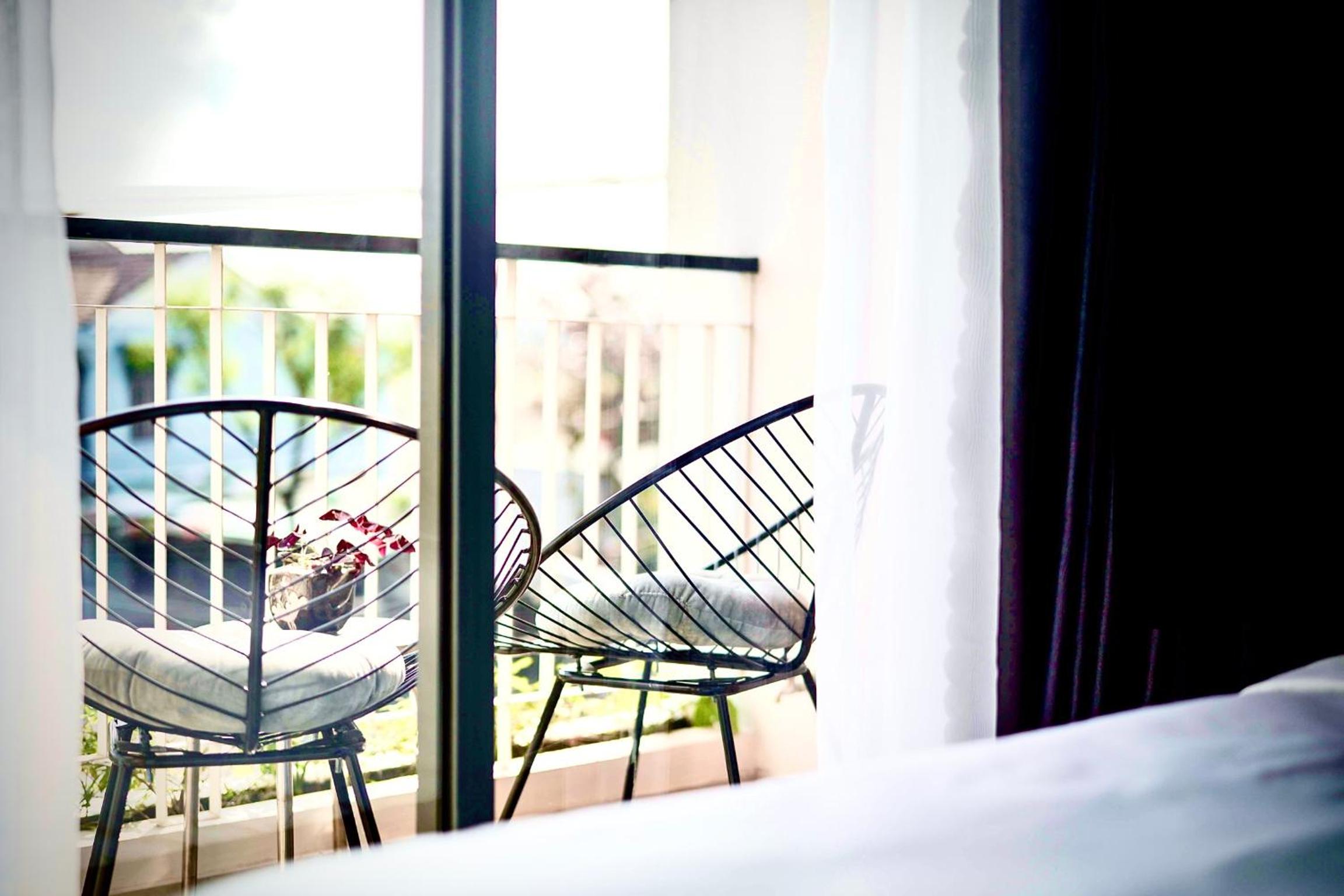 Twin Room with Balcony - Photo 16